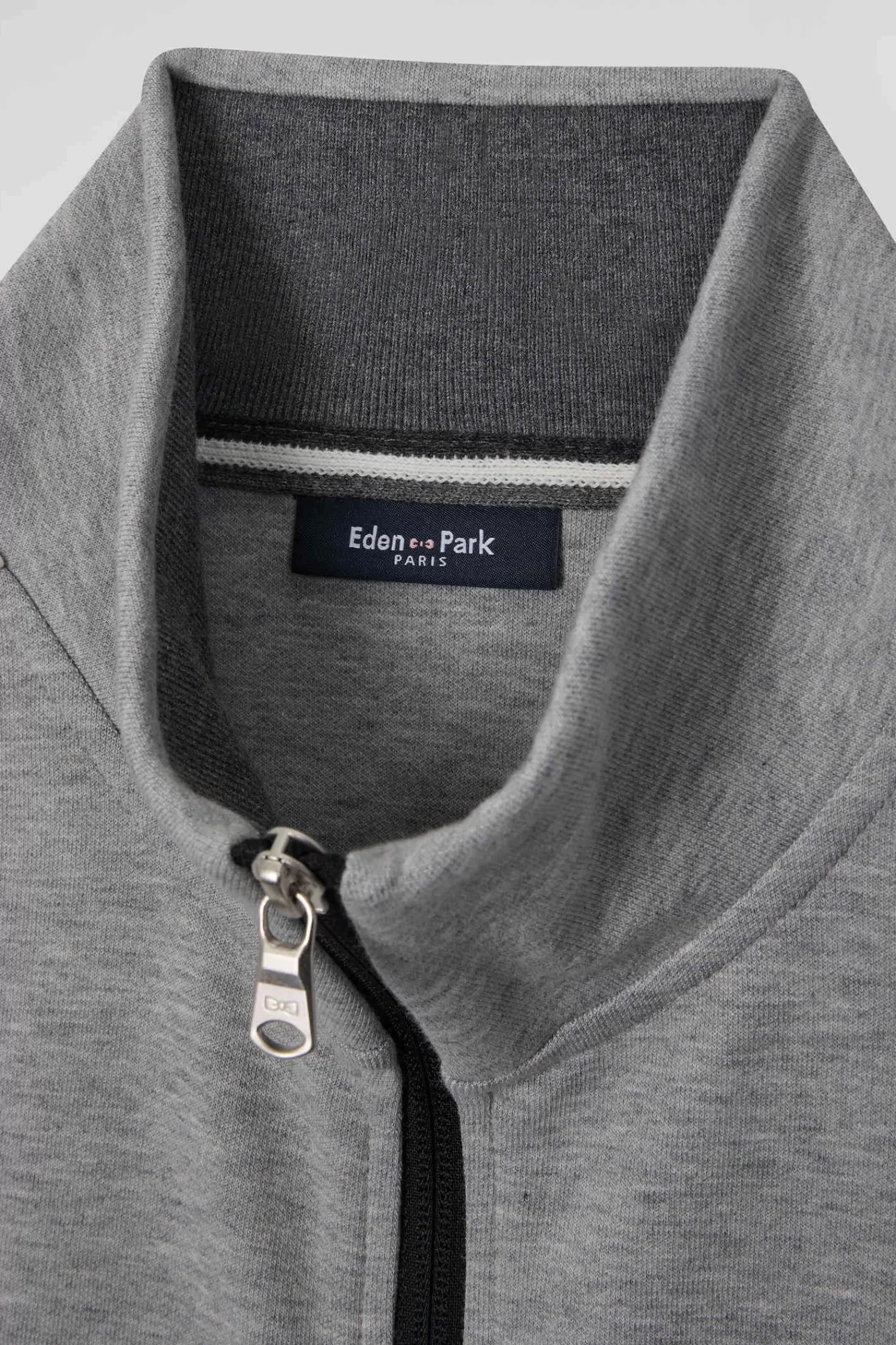 regular_black_colorblock_zipped_cotton_blend_sweatshirt_7.webp Eden Park Regular black colorblock zipped cotton blend sweatshirt< Sweatshirts