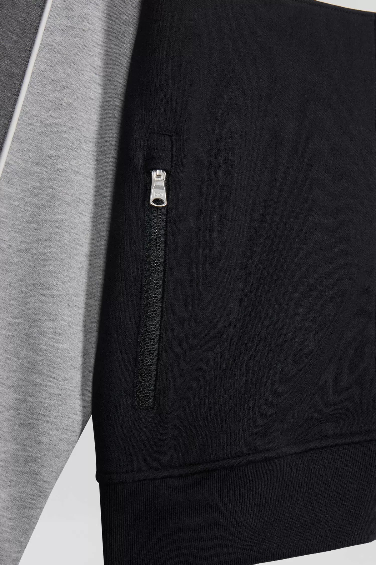 regular_black_colorblock_zipped_cotton_blend_sweatshirt_8.webp Eden Park Regular black colorblock zipped cotton blend sweatshirt< Sweatshirts