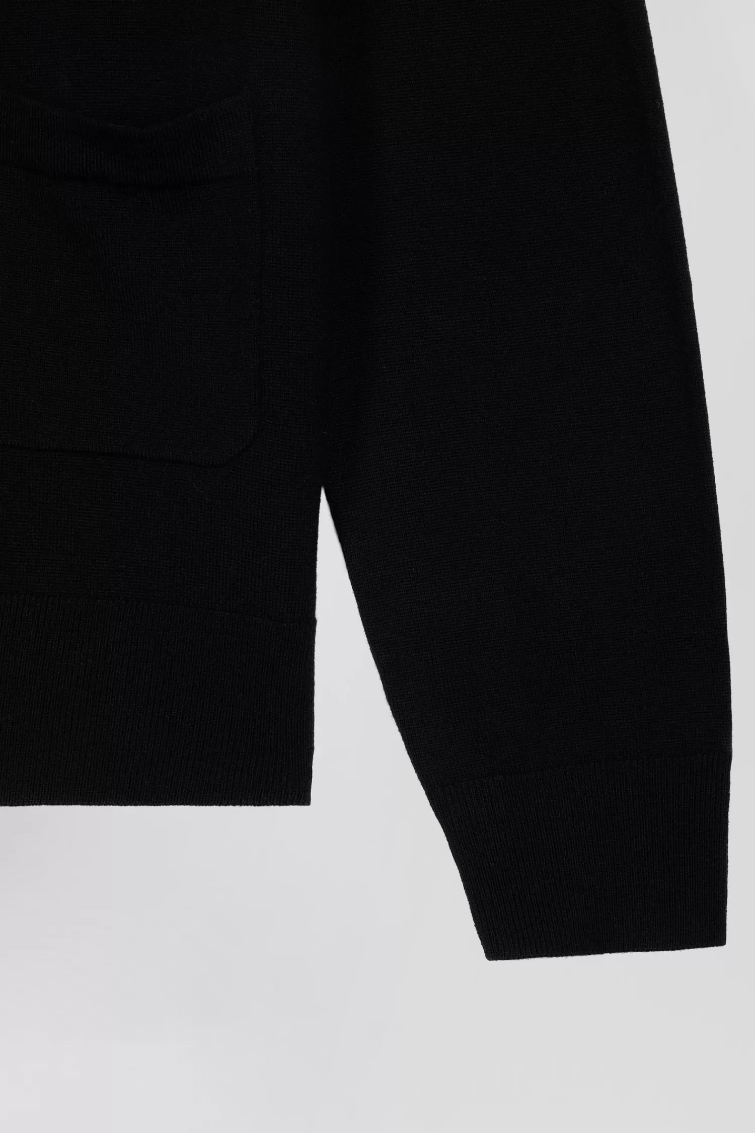 regular_black_merino_wool_cardigan_7.webp Eden Park Regular black merino wool cardigan< Cardigans