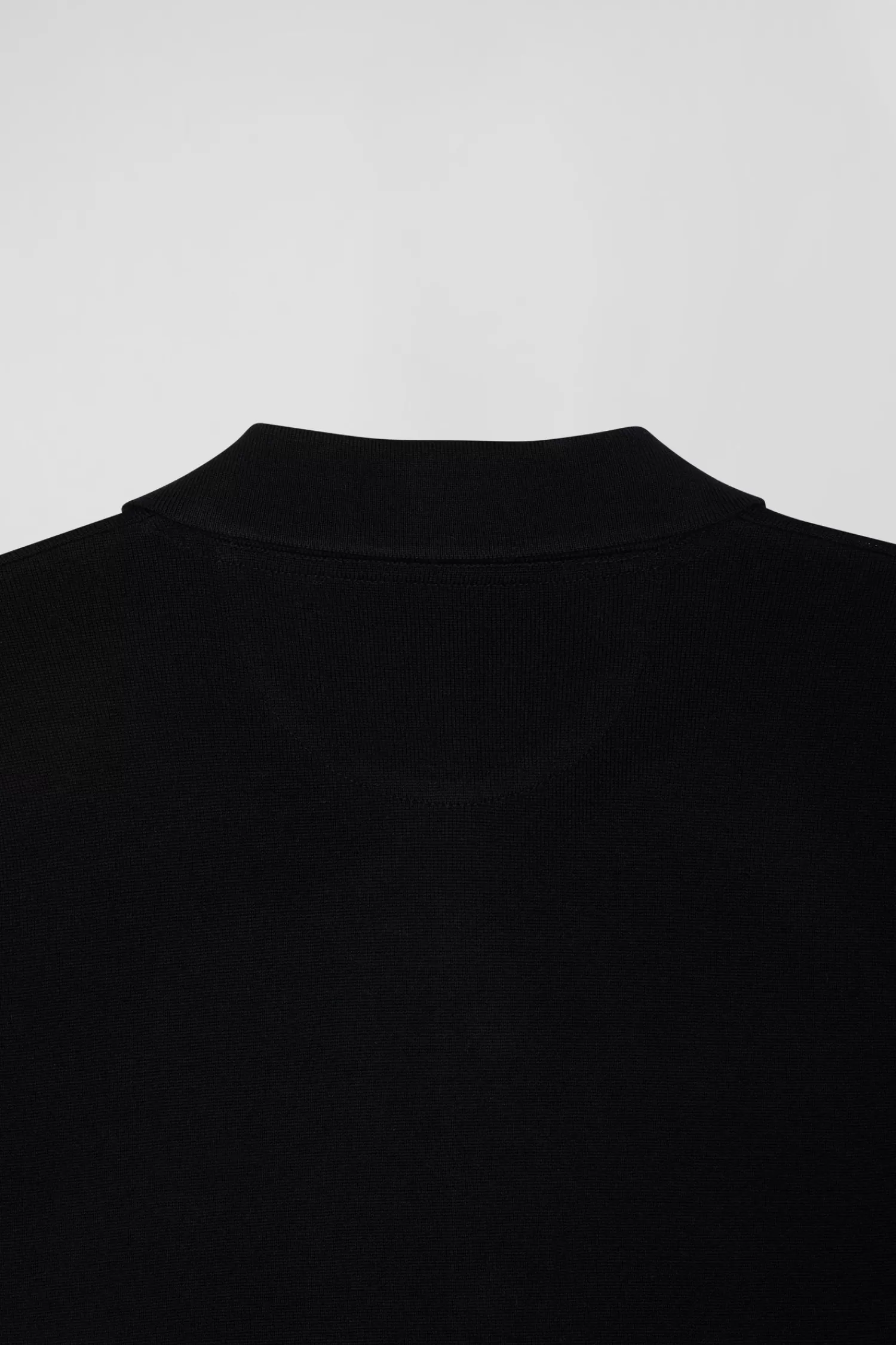 regular_black_merino_wool_cardigan_8.webp Eden Park Regular black merino wool cardigan< Cardigans