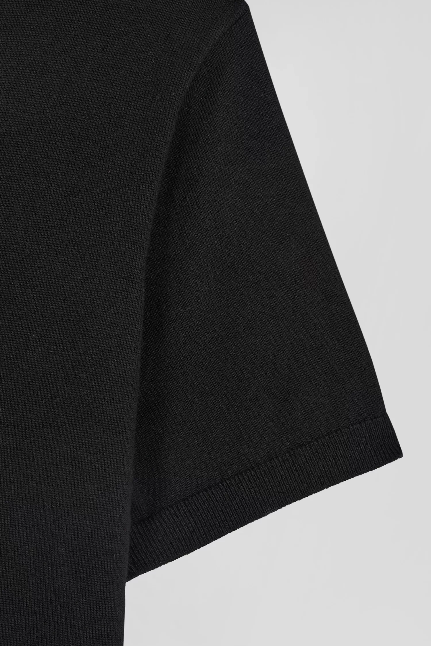 regular_black_shortsleeved_wool_polo_neck_jumper_7.webp Eden Park Regular black short-sleeved wool polo neck jumper<Women Sweaters