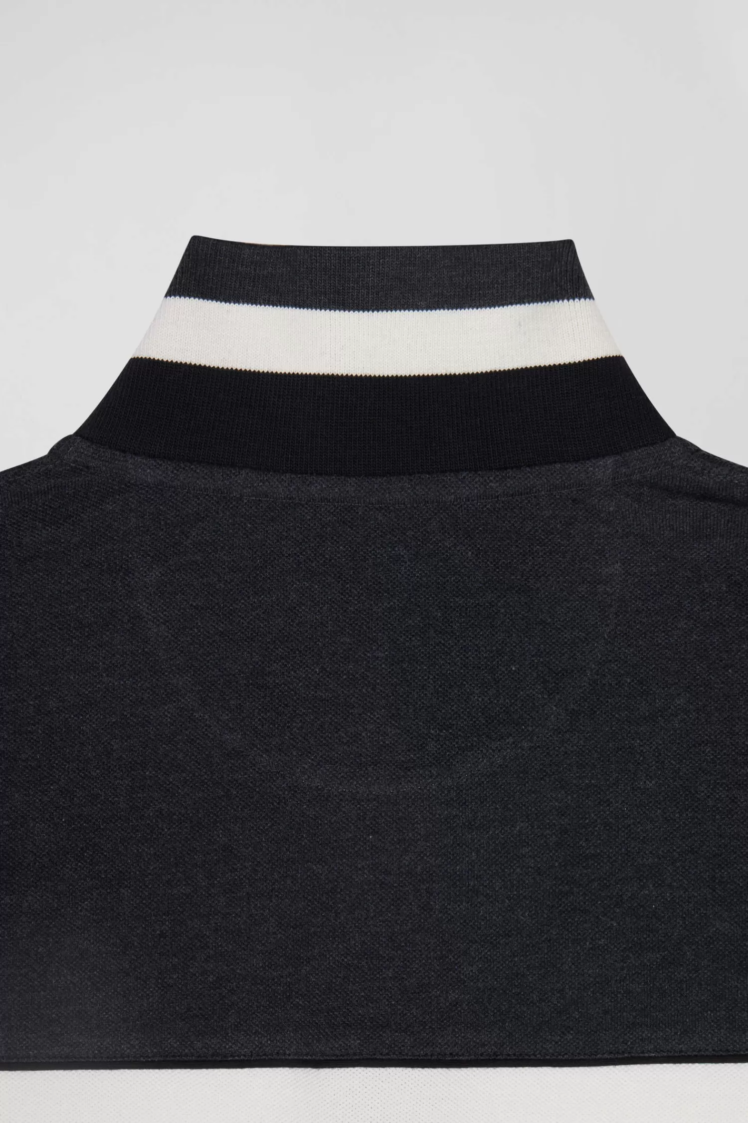 regular_black_tricolor_longsleeved_cotton_piqu_polo_shirt_8.webp Eden Park Regular black tricolor long-sleeved cotton piqué polo shirt< Polos