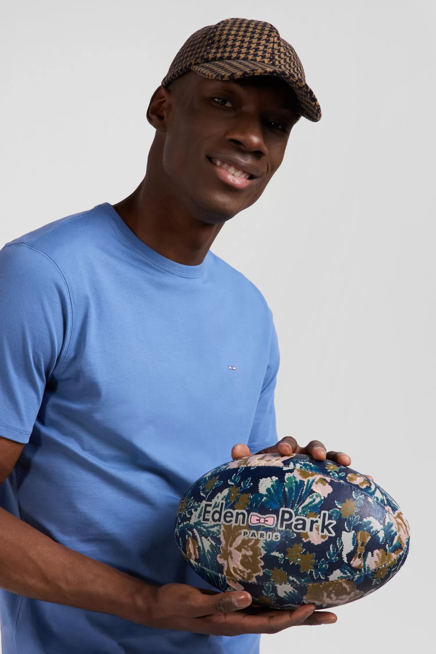 regular_blue_pima_cotton_shortsleeved_tshirt_2.webp Eden Park Regular blue Pima cotton short-sleeved T-shirt< T-shirts