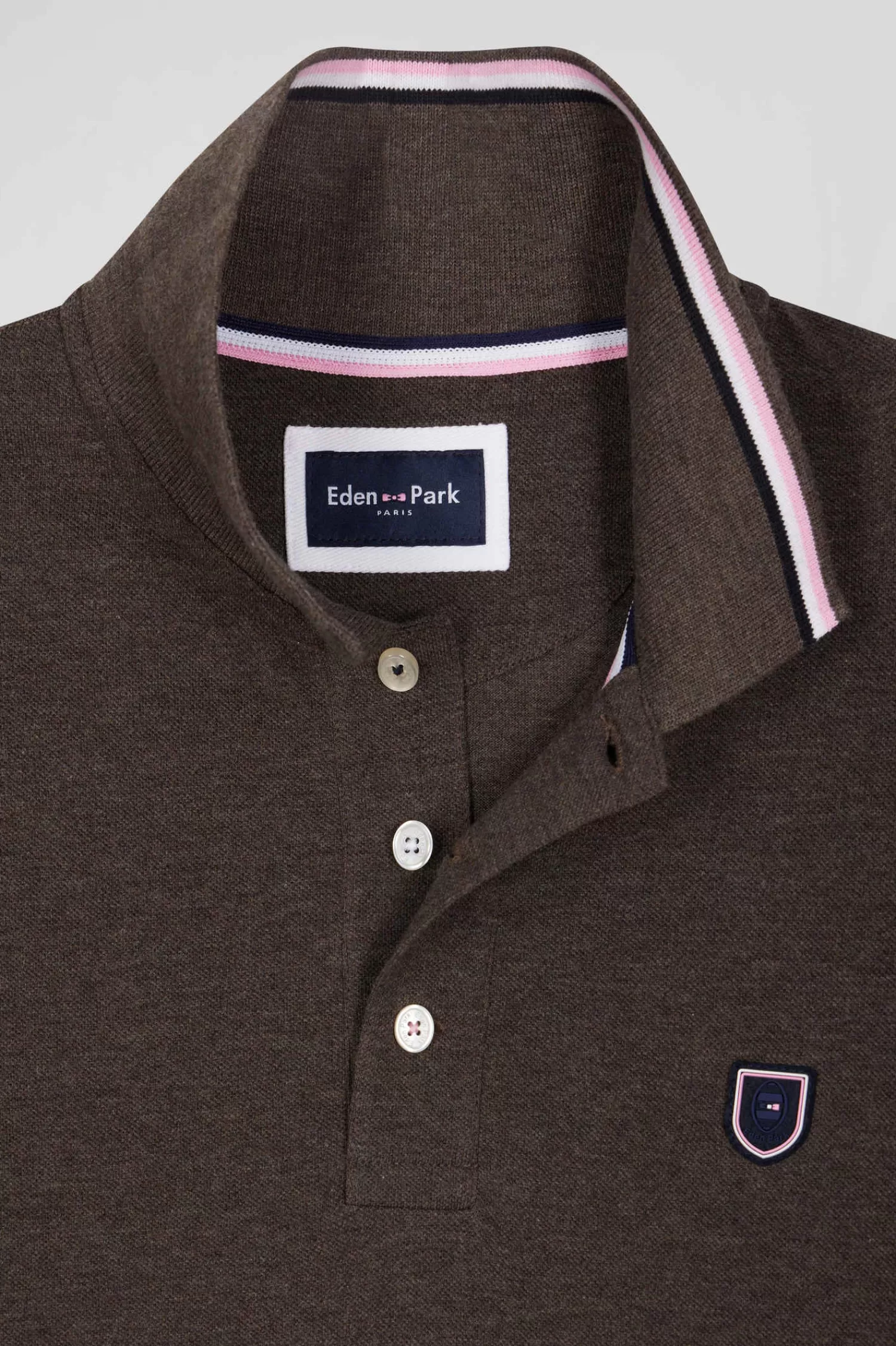 Eden Park Regular brown long-sleeved cotton piqué polo shirt with jacquard collar and rubber badge< Polos