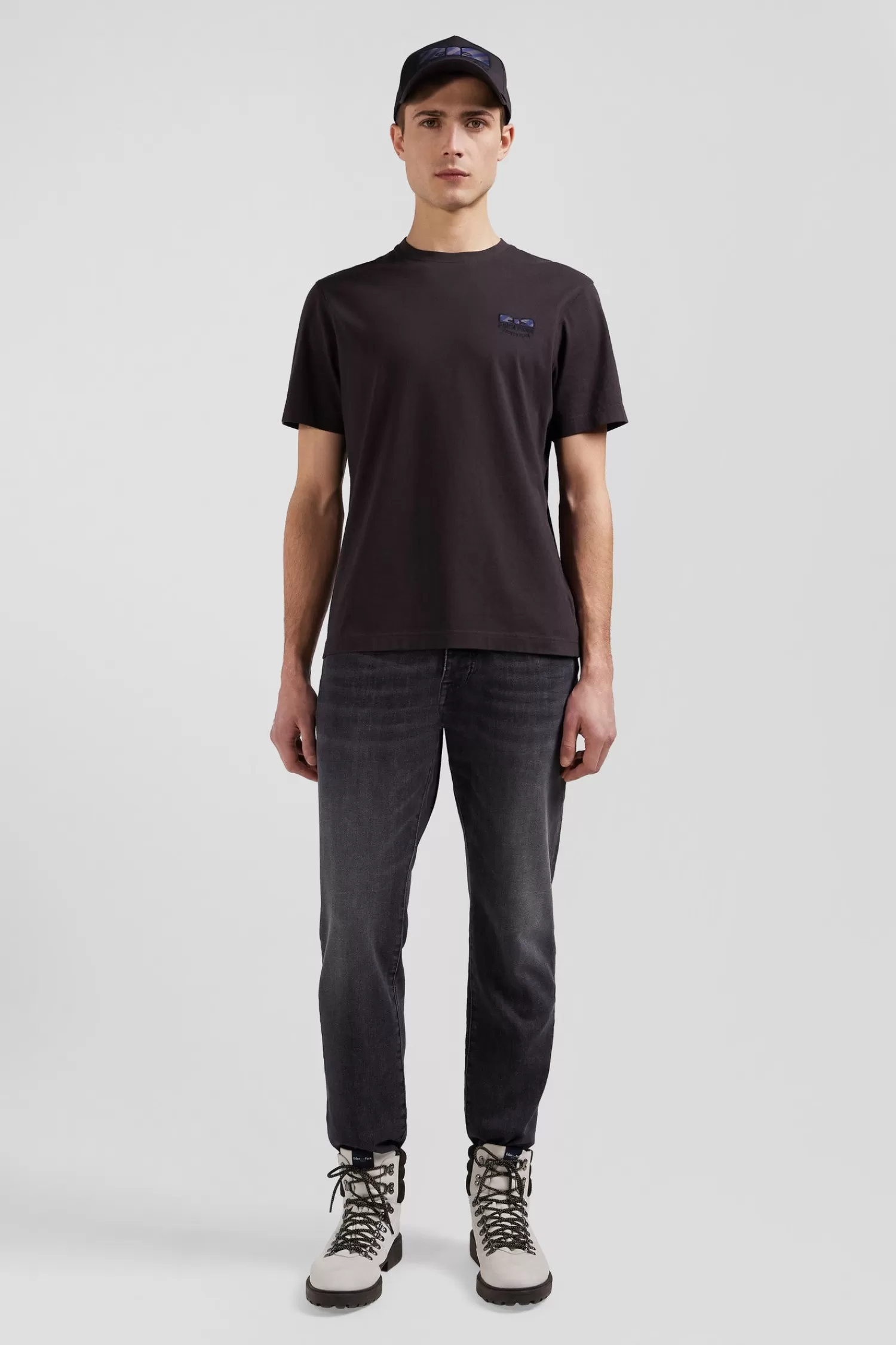 Eden Park Regular brown short-sleeved cotton T-shirt with tie patchwork emblem< T-shirts