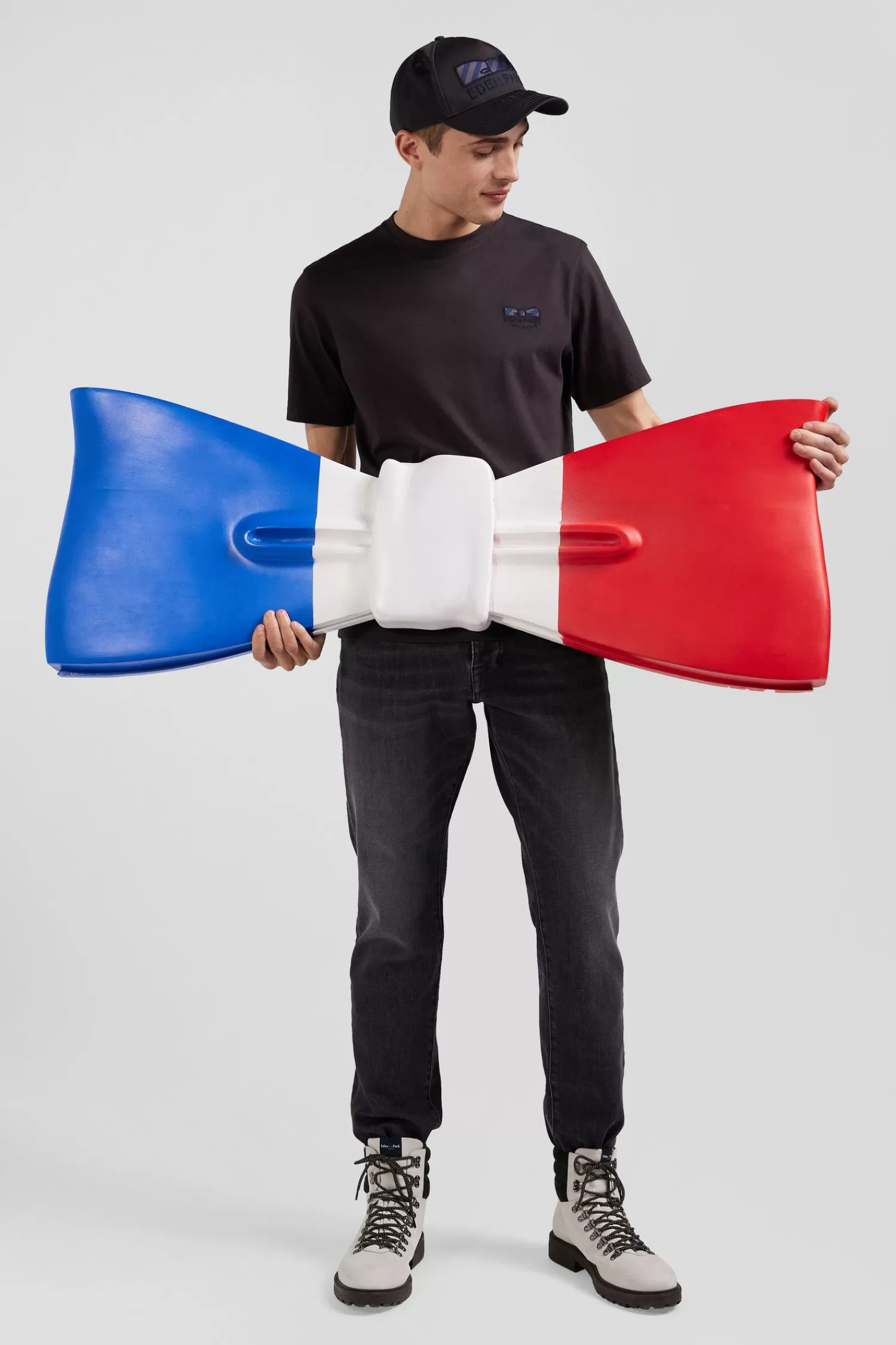 Eden Park Regular brown short-sleeved cotton T-shirt with tie patchwork emblem< T-shirts