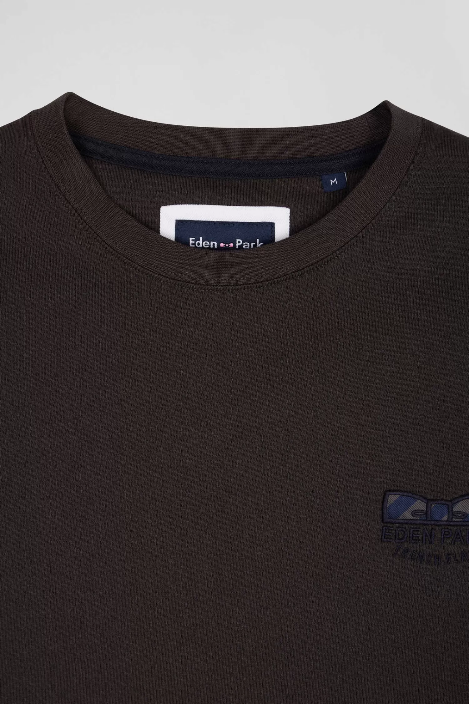 Eden Park Regular brown short-sleeved cotton T-shirt with tie patchwork emblem< T-shirts