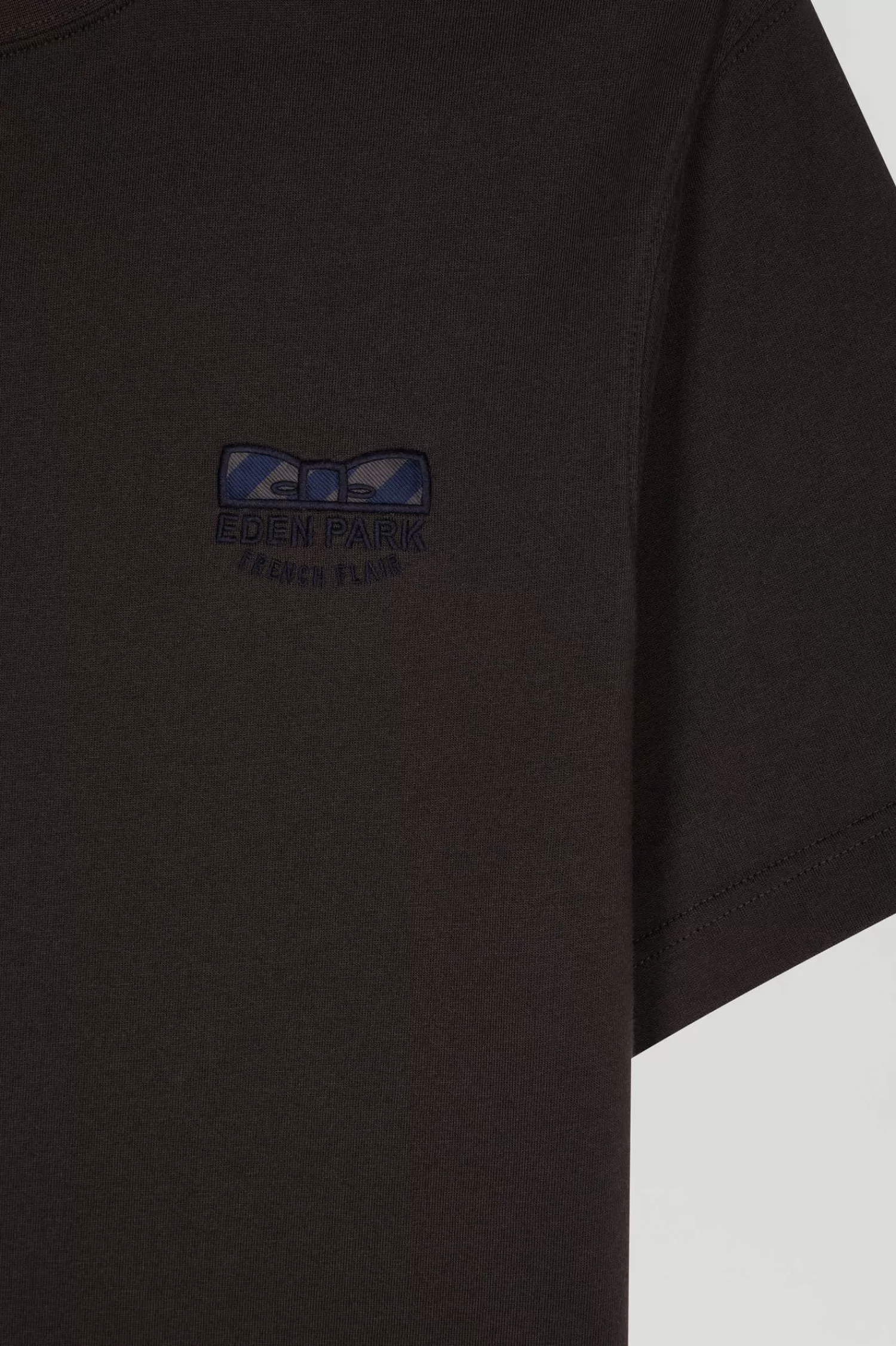 Eden Park Regular brown short-sleeved cotton T-shirt with tie patchwork emblem< T-shirts