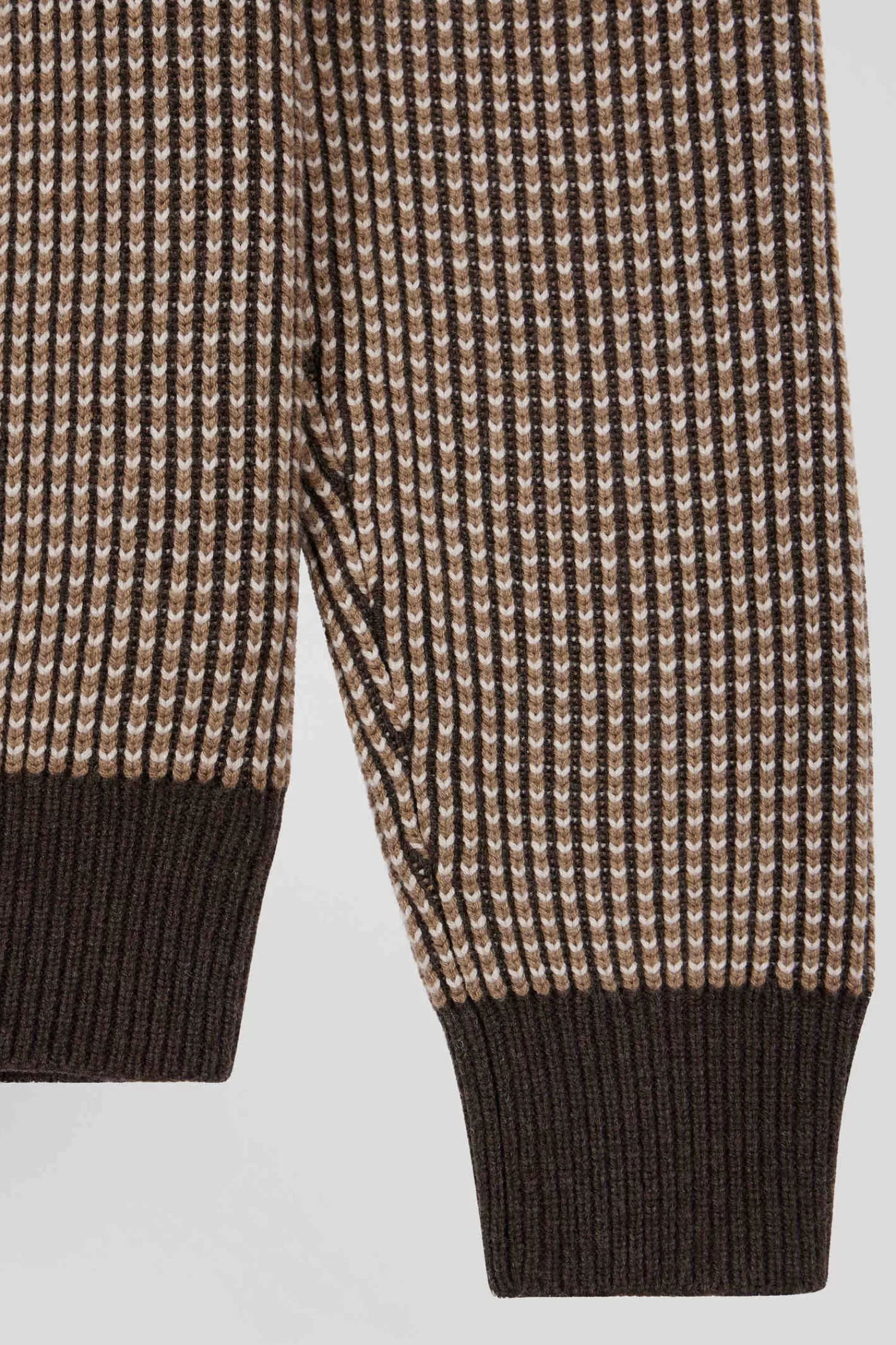 regular_brown_wool_and_cotton_crew_neck_jumper_7.webp Eden Park Regular brown wool and cotton crew neck jumper< Sweaters