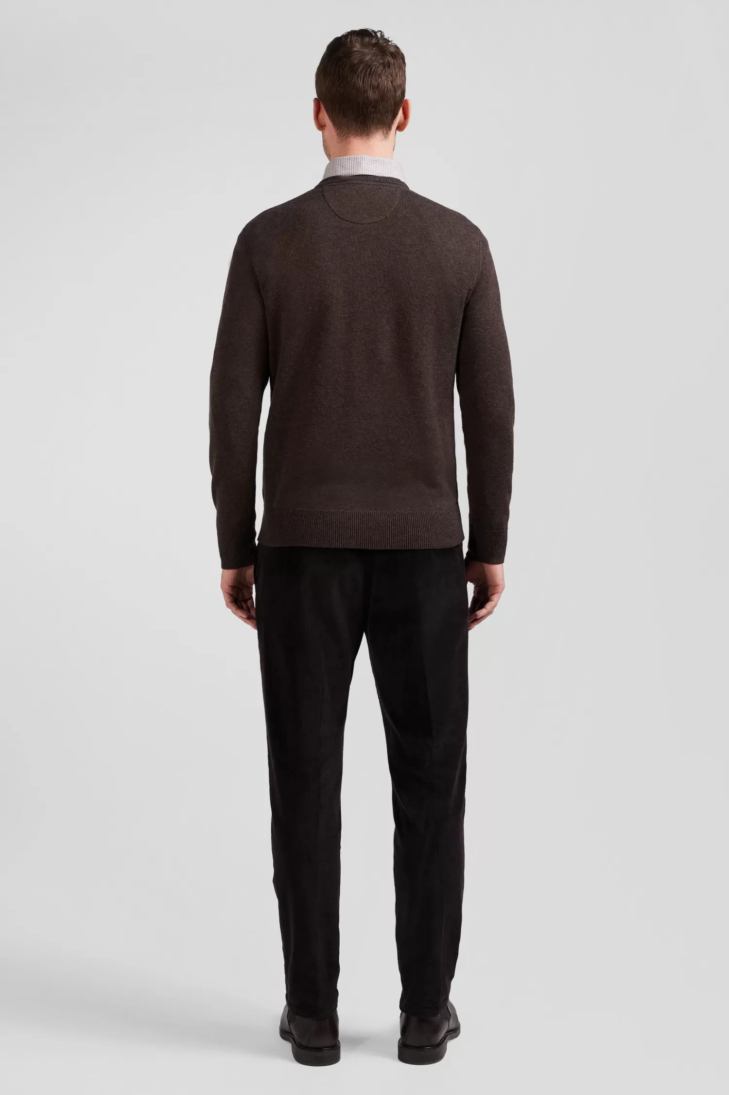 regular_brown_wool_and_cotton_vneck_jumper_with_striped_details_5.webp Eden Park Regular brown wool and cotton V-neck jumper with striped details< Sweaters