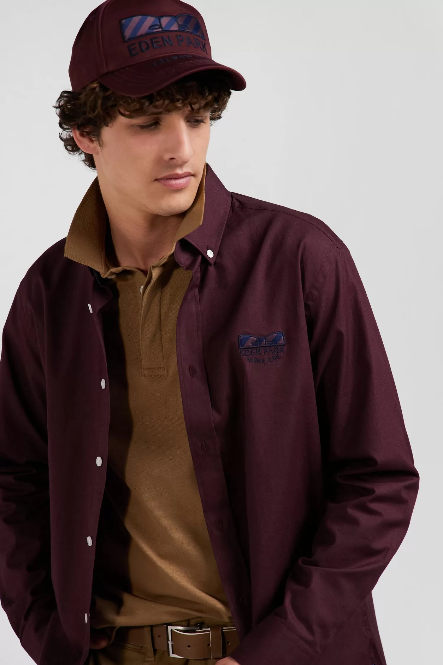 Eden Park Regular burgundy oxford cotton shirt with striped bow tie detail< Shirts
