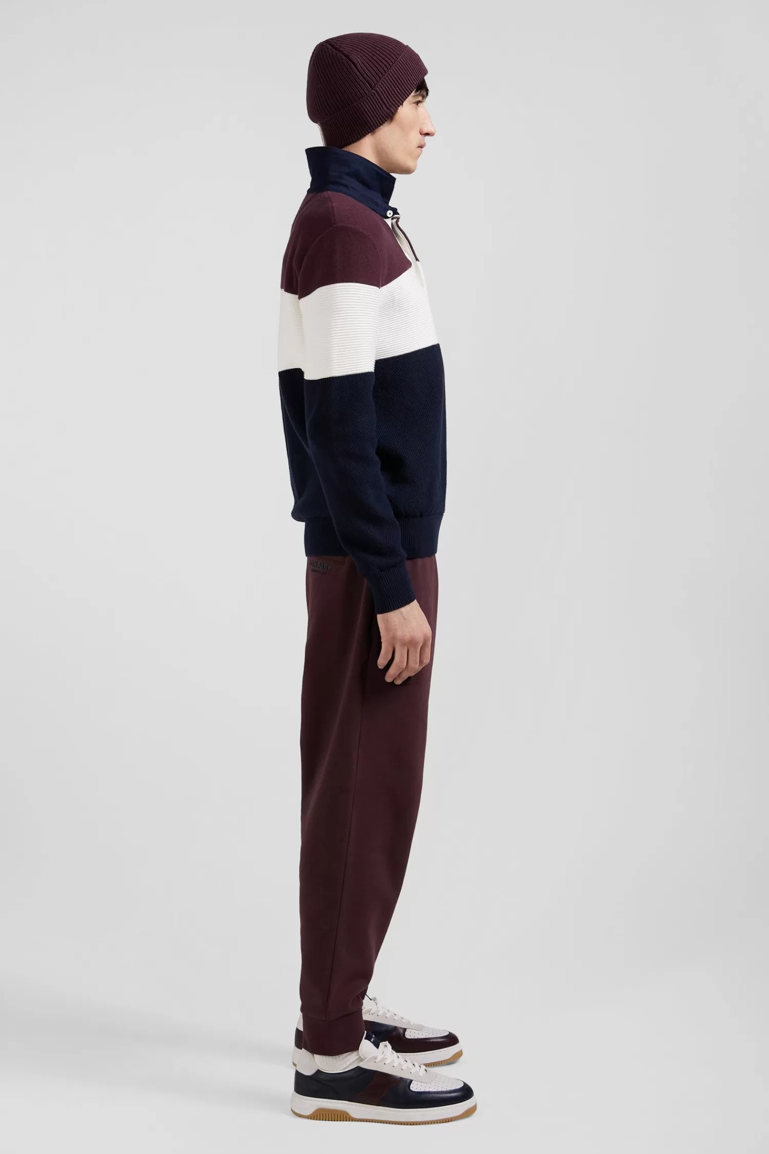 regular_burgundy_wool_and_cotton_jumper_with_knit_patterns_and_rugby_shirt_collar_4.webp Eden Park Regular burgundy wool and cotton jumper with knit patterns and rugby shirt collar< Sweaters