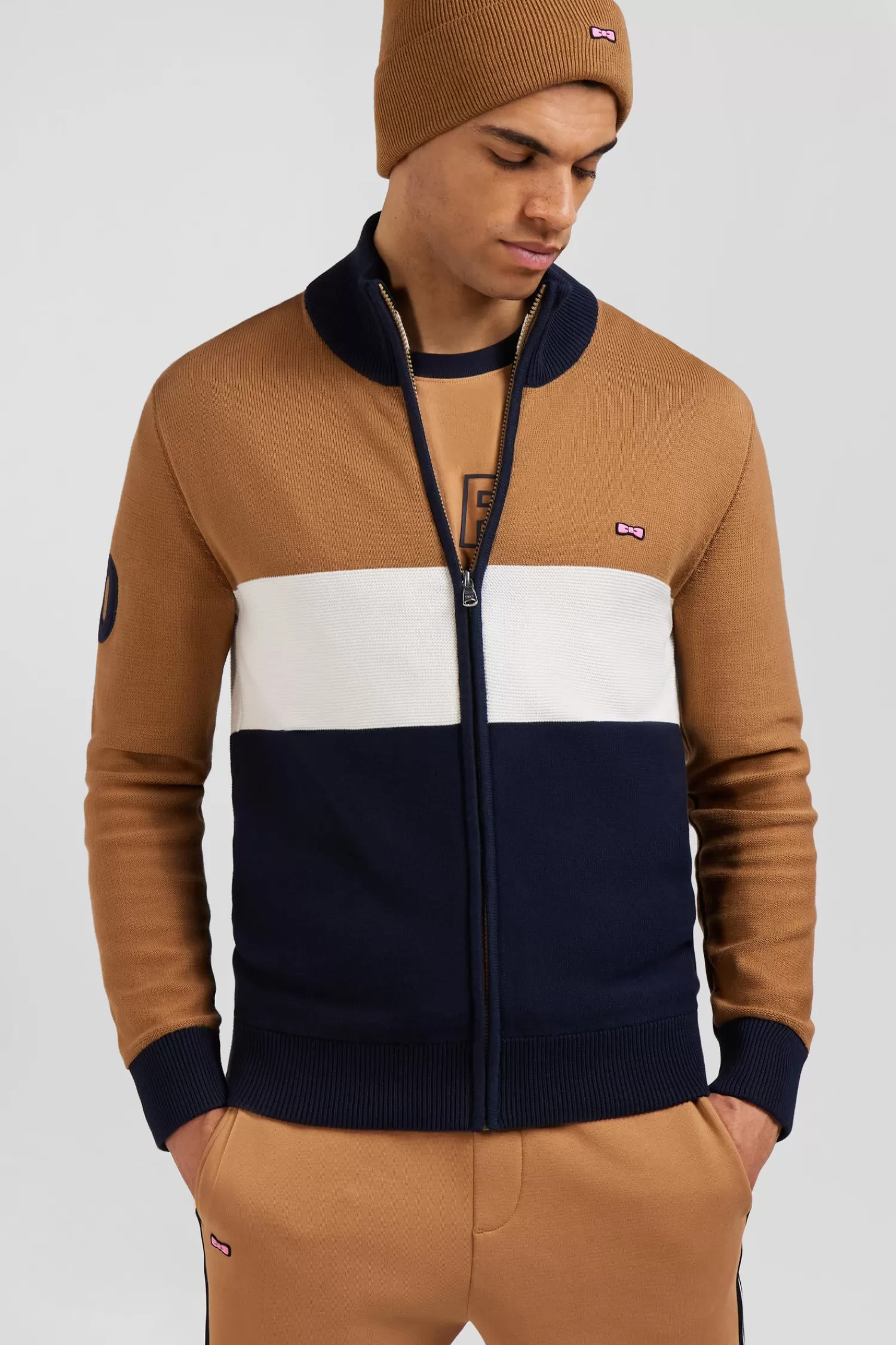 Eden Park Regular camel tricolour high collar zipped cardigan with N°10 embroidery and knit patterns< Cardigans