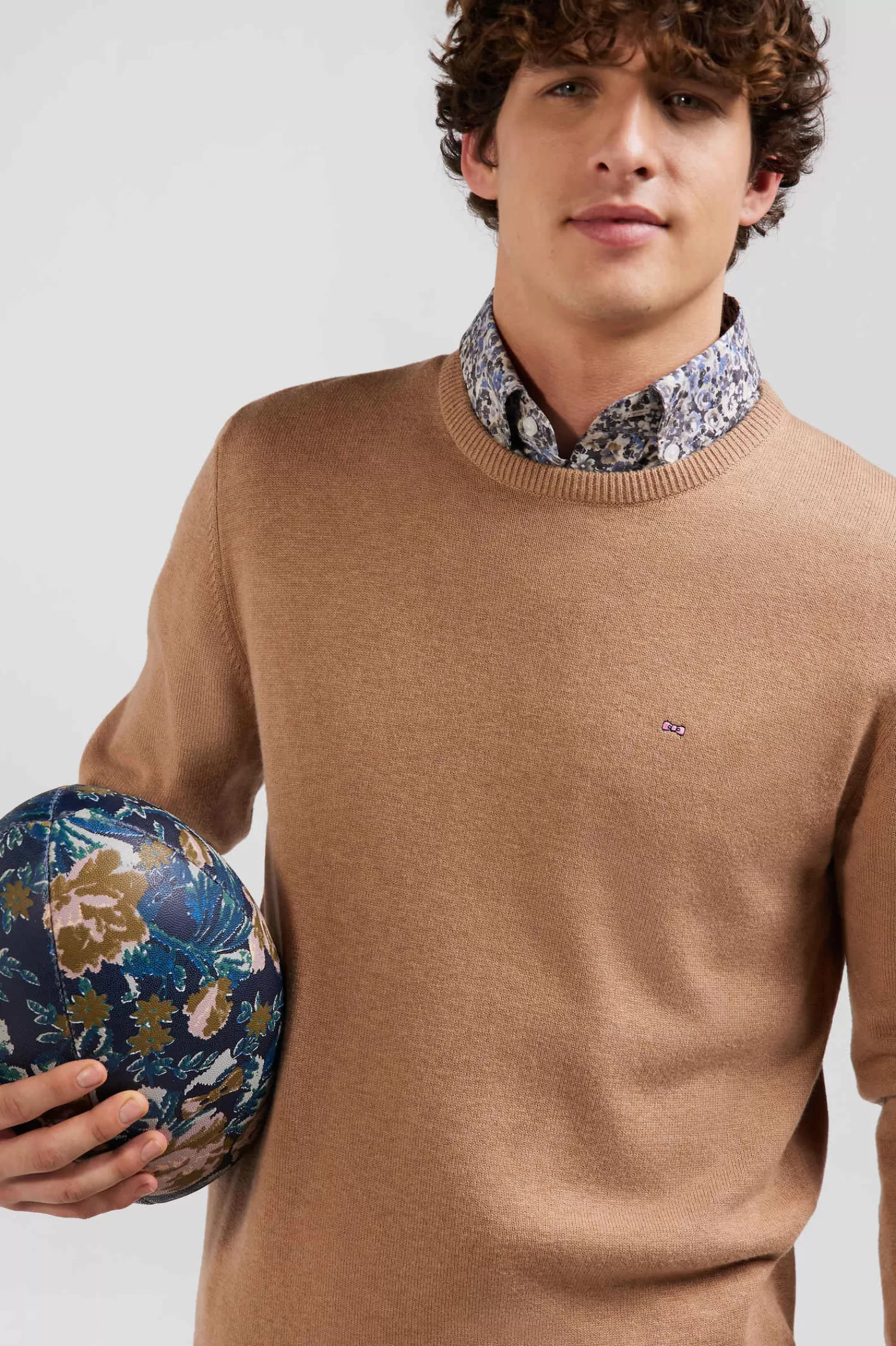 regular_camel_wool_and_cotton_crew_neck_jumper_2.webp Eden Park Regular camel wool and cotton crew neck jumper< Sweaters