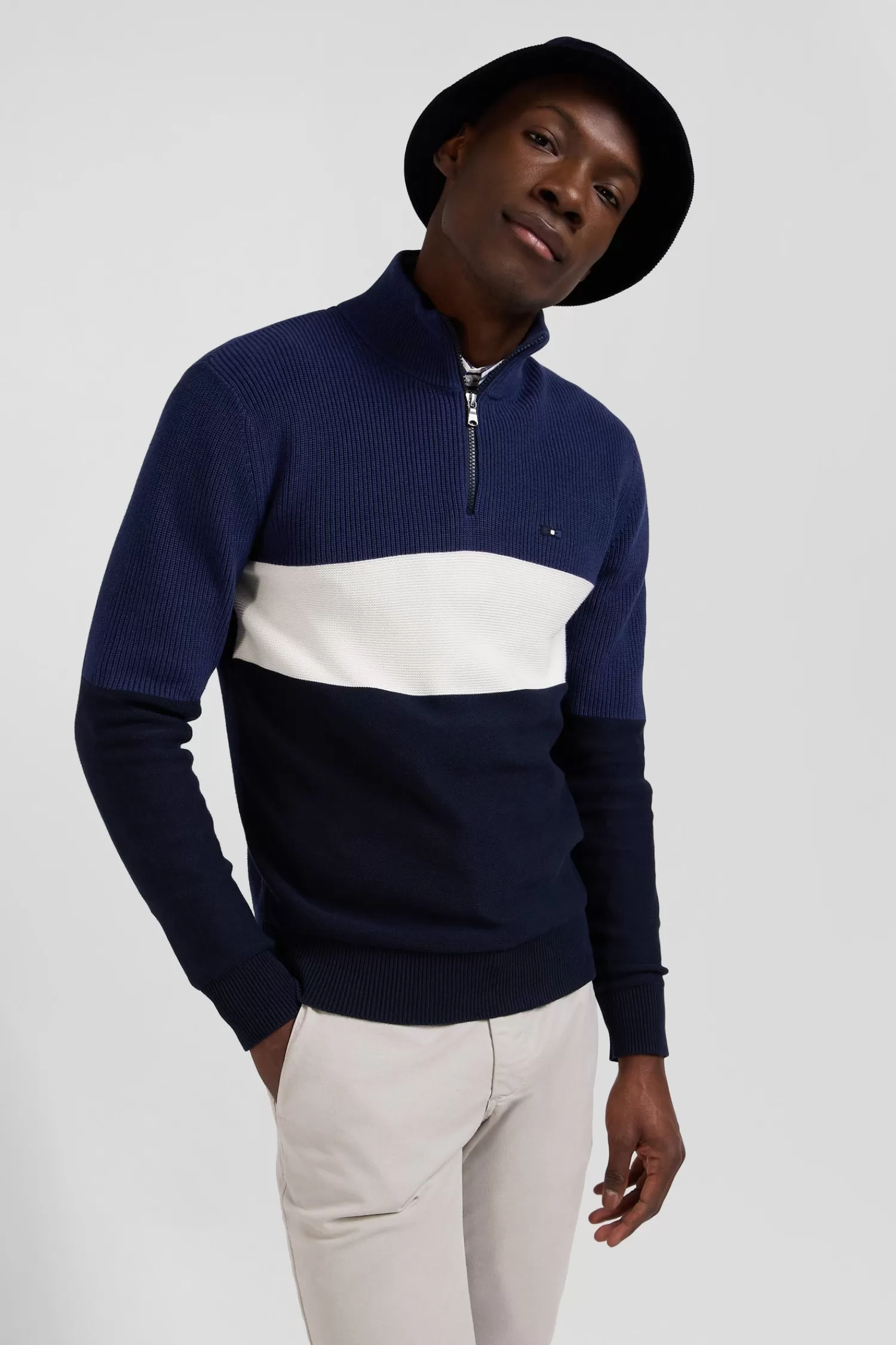 regular_dark_blue_semizipped_cotton_jumper_with_knit_patterns_2.webp Eden Park Regular dark blue semi-zipped cotton jumper with knit patterns< Sweaters