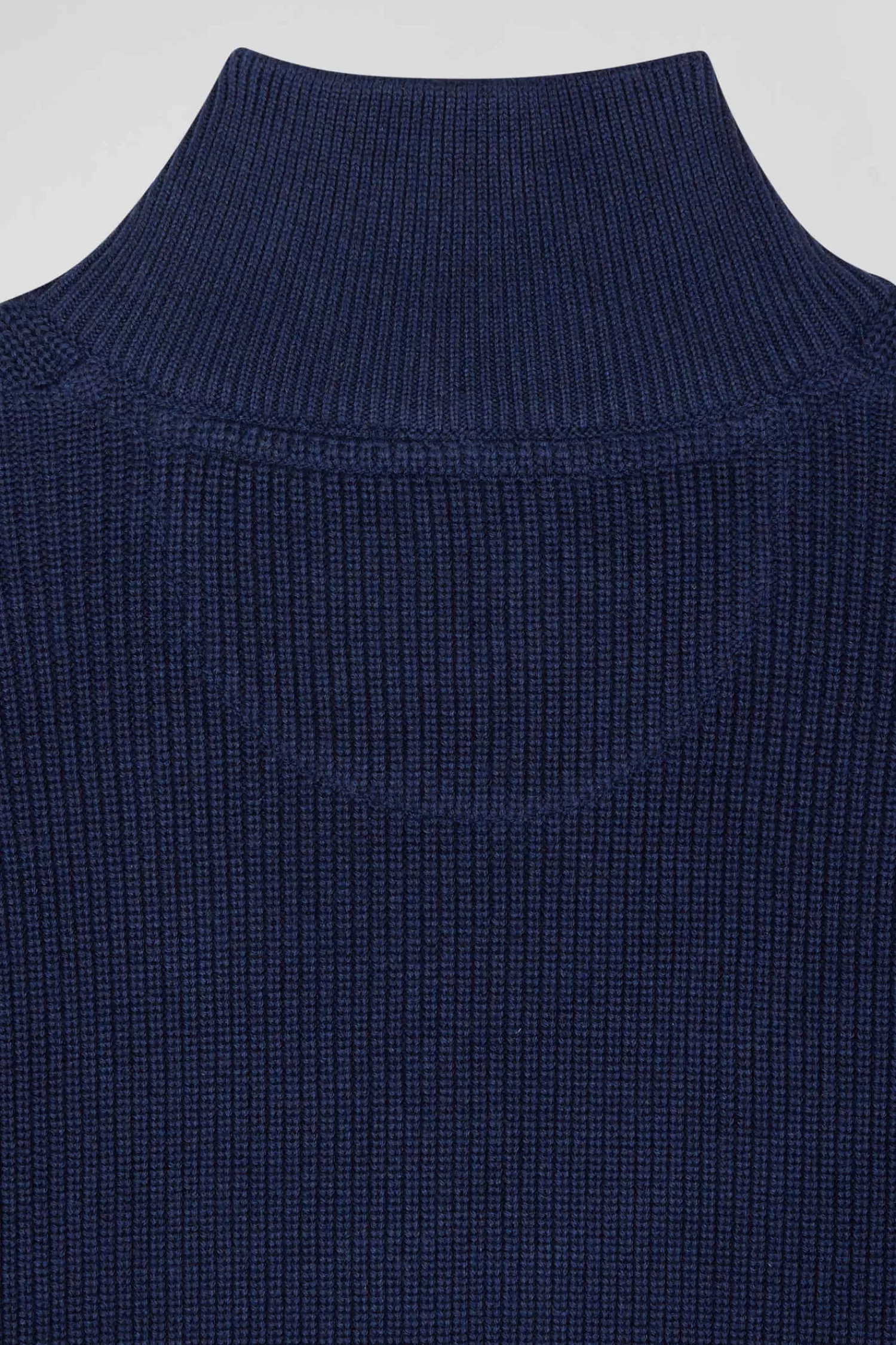 regular_dark_blue_semizipped_cotton_jumper_with_knit_patterns_8.webp Eden Park Regular dark blue semi-zipped cotton jumper with knit patterns< Sweaters