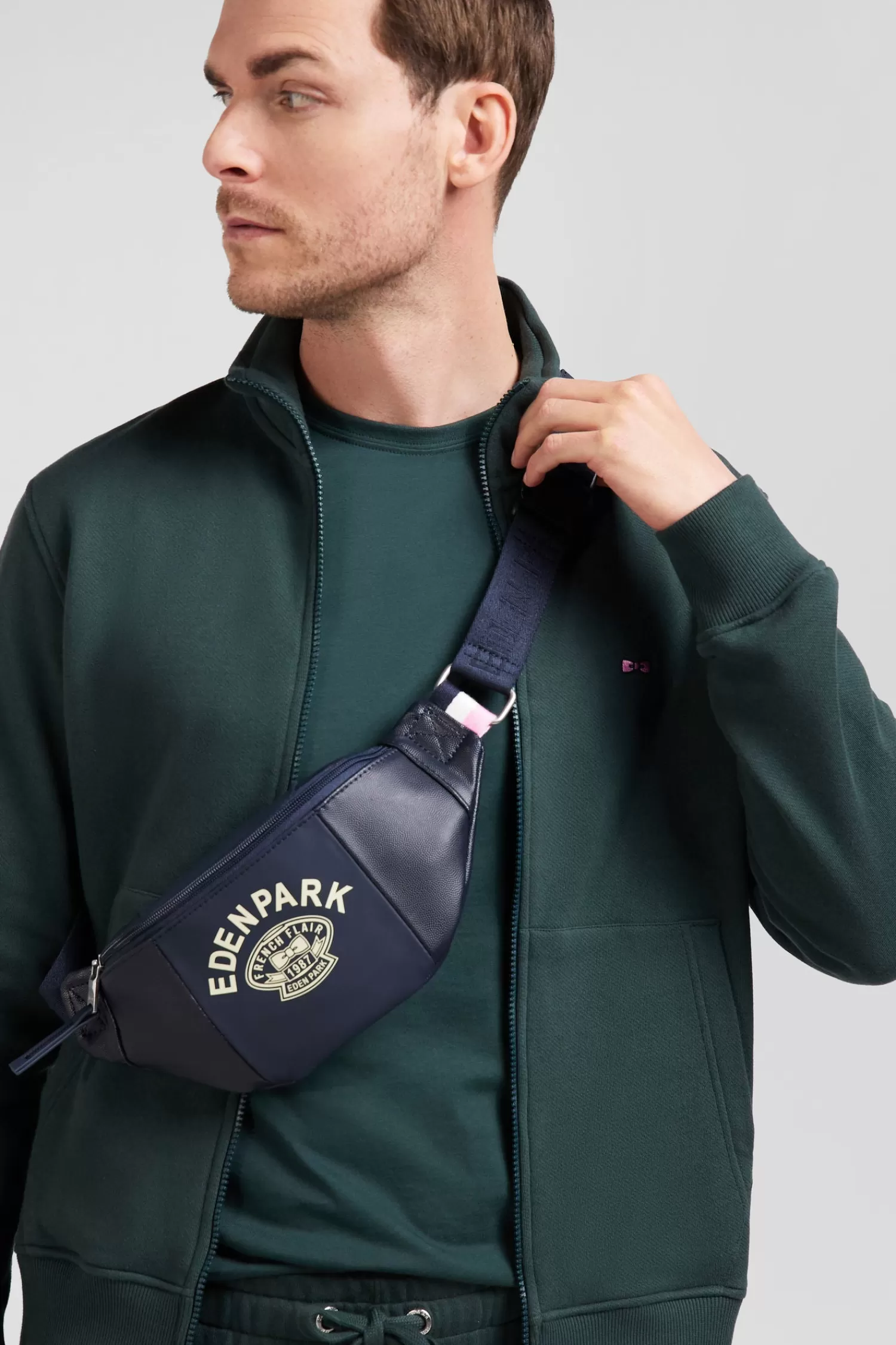 regular_green_brushed_cotton_fleece_sweatshirt_with_high_top_collar_2.webp Eden Park Regular green brushed cotton fleece sweatshirt with high top collar< Sweatshirts