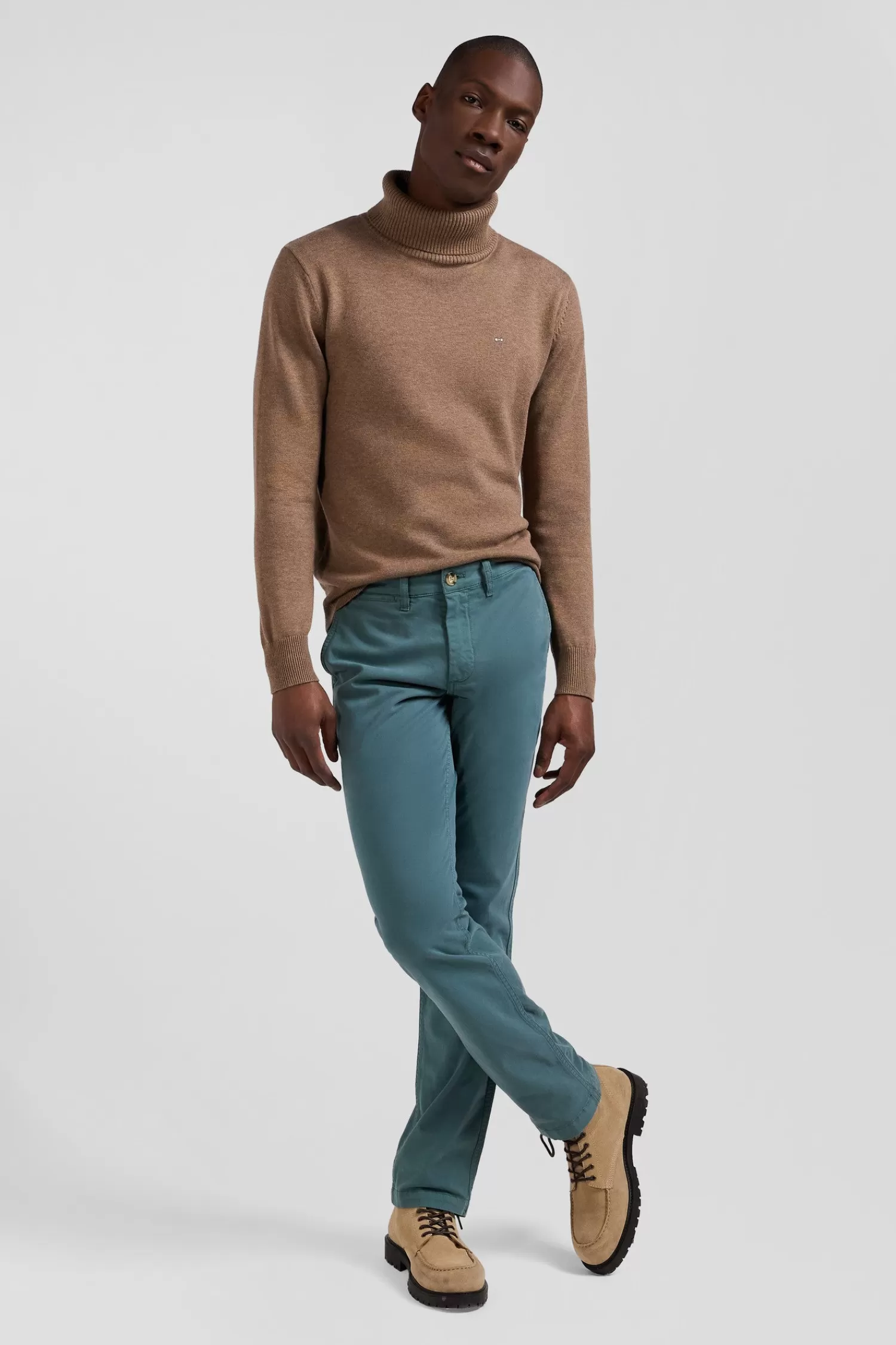 regular_green_chino_trousers_in_stretch_cotton_gabardine_2.webp Eden Park Regular green chino trousers in stretch cotton gabardine< Pants