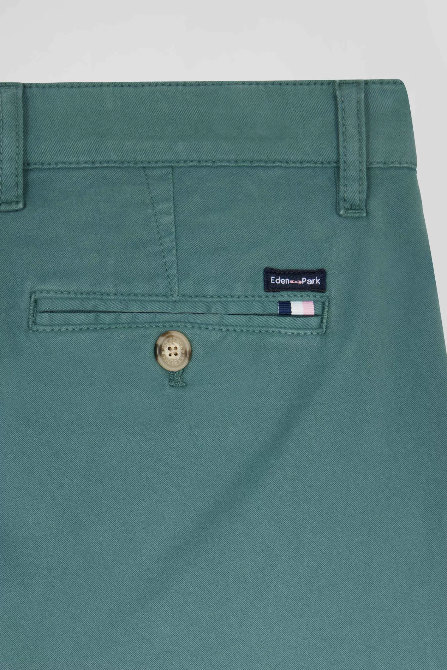 regular_green_chino_trousers_in_stretch_cotton_gabardine_8.webp Eden Park Regular green chino trousers in stretch cotton gabardine< Pants