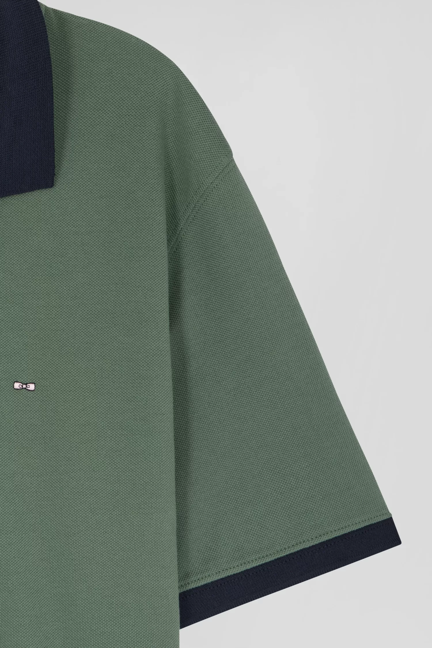 Eden Park Regular green short-sleeved cotton piqué polo shirt with contrasting details< Polos