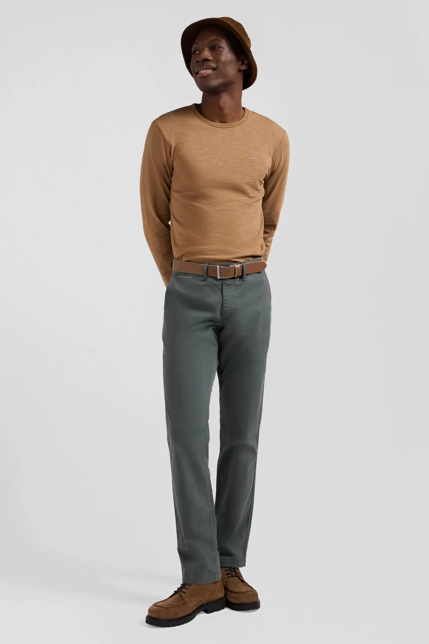 regular_grey_chino_trousers_in_stretch_cotton_gabardine_2.webp Eden Park Regular grey chino trousers in stretch cotton gabardine< Pants