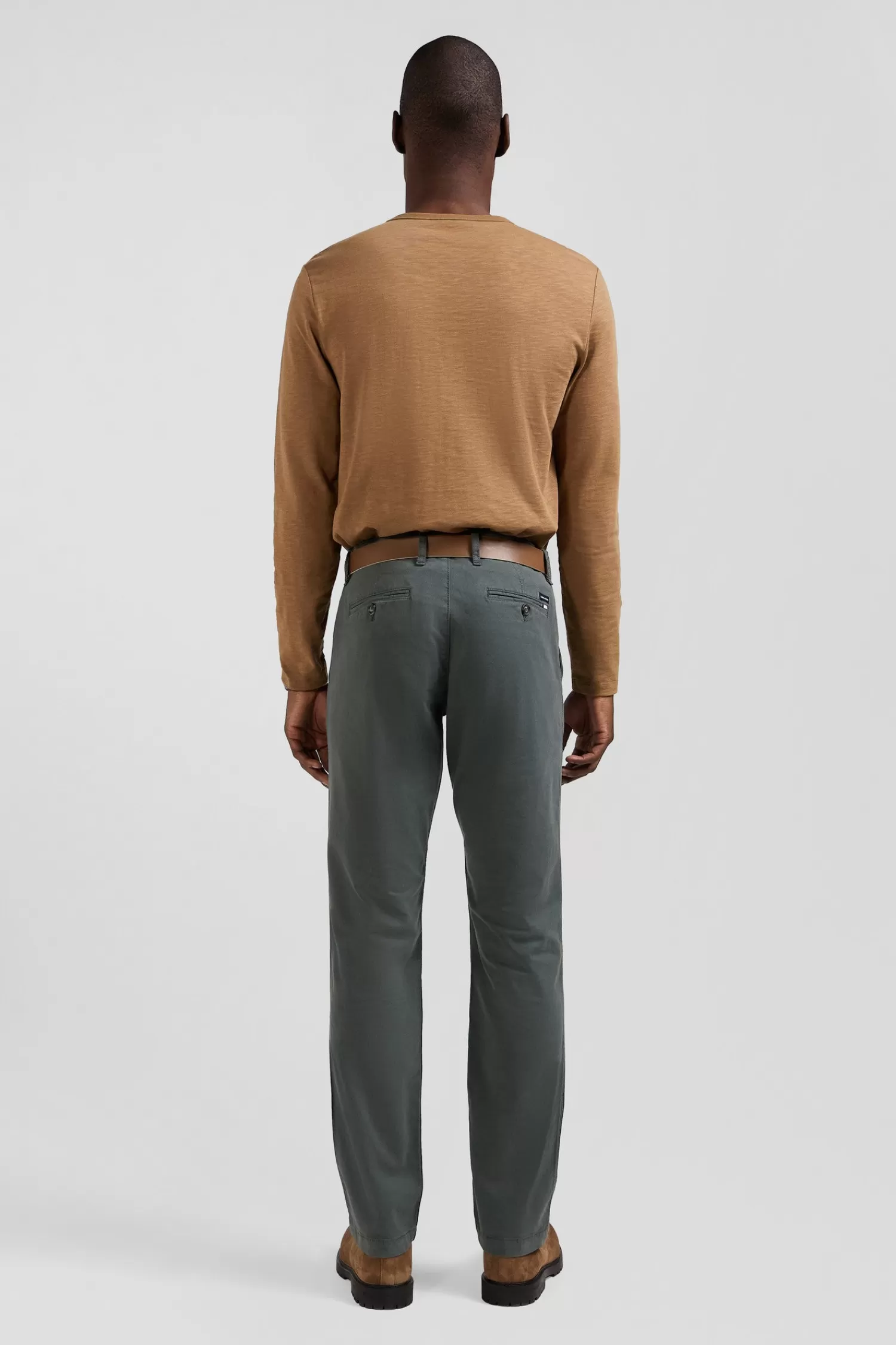 regular_grey_chino_trousers_in_stretch_cotton_gabardine_5.webp Eden Park Regular grey chino trousers in stretch cotton gabardine< Pants