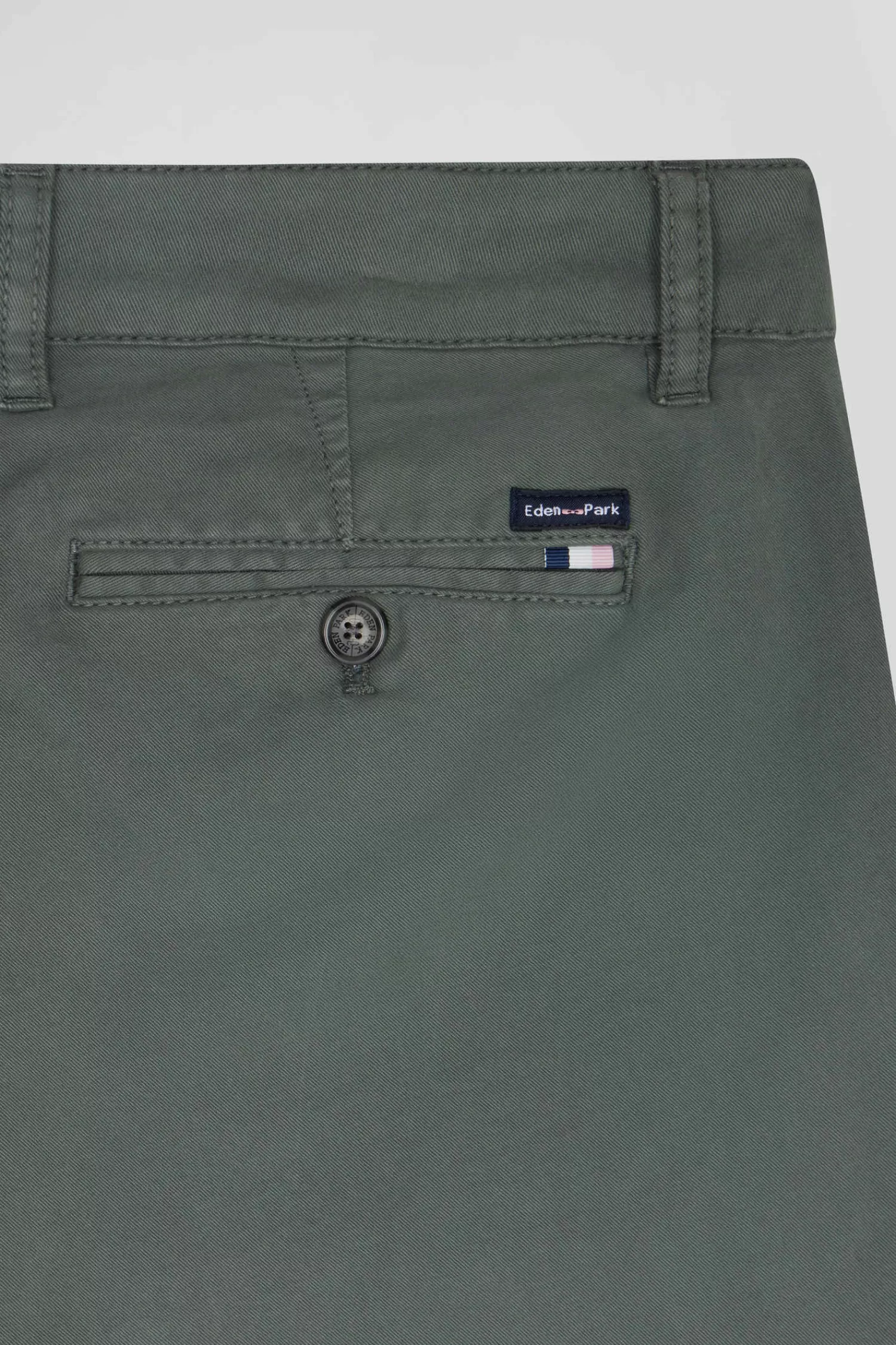 regular_grey_chino_trousers_in_stretch_cotton_gabardine_8.webp Eden Park Regular grey chino trousers in stretch cotton gabardine< Pants