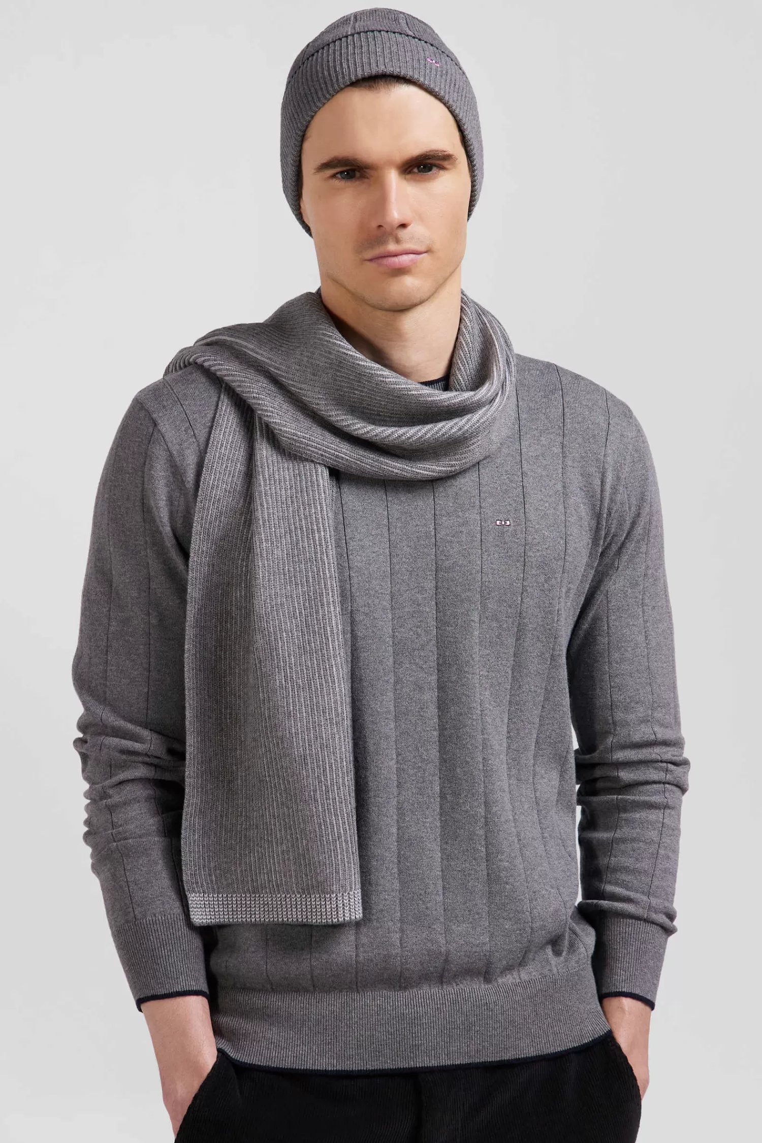 regular_grey_cotton_and_cashmere_crew_neck_jumper_2.webp Eden Park Regular grey cotton and cashmere crew neck jumper< Sweaters