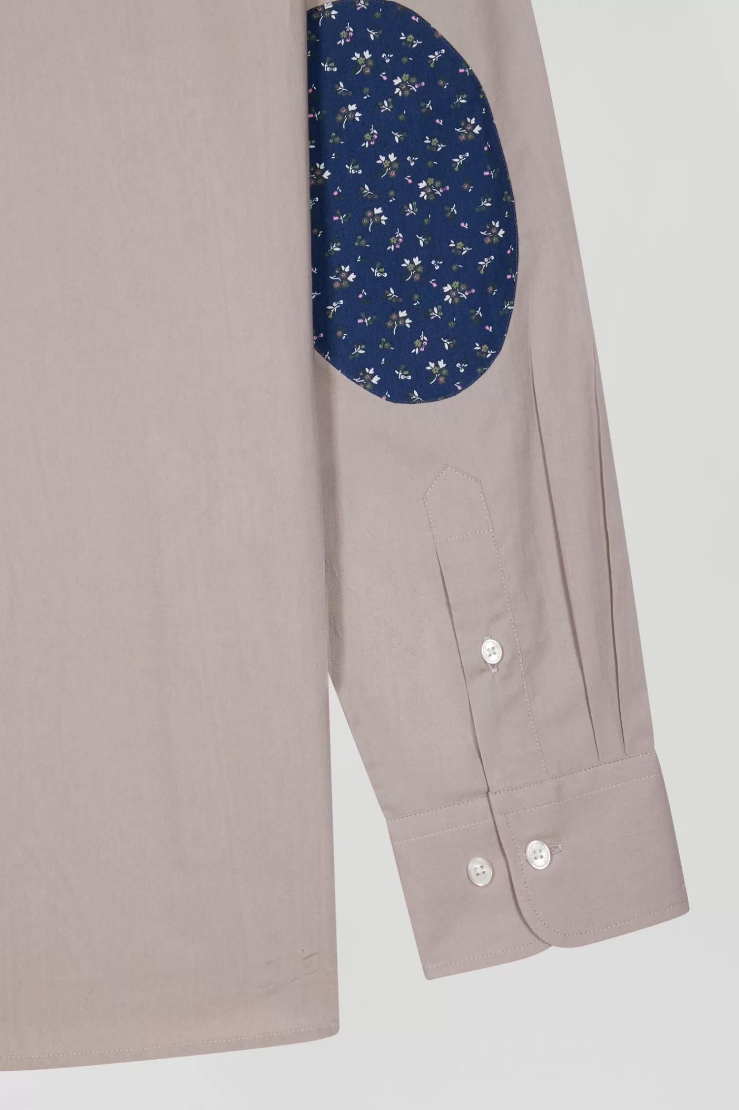 regular_grey_cotton_poplin_shirt_with_buttondown_collar_and_printed_elbow_patches_8.webp Eden Park Regular grey cotton poplin shirt with button-down collar and printed elbow patches< Shirts
