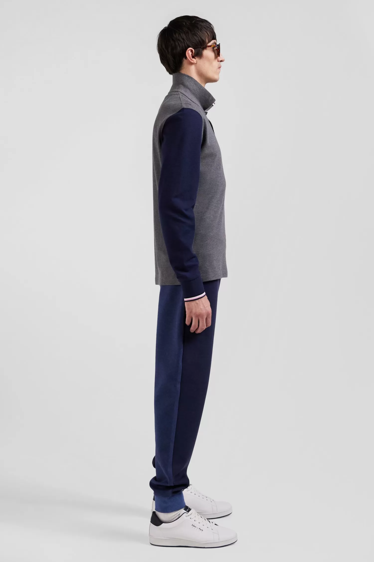 regular_grey_longsleeved_cotton_piqu_polo_shirt_with_jacquard_collar_and_rubber_badge_4.webp Eden Park Regular grey long-sleeved cotton piqué polo shirt with jacquard collar and rubber badge< Polos