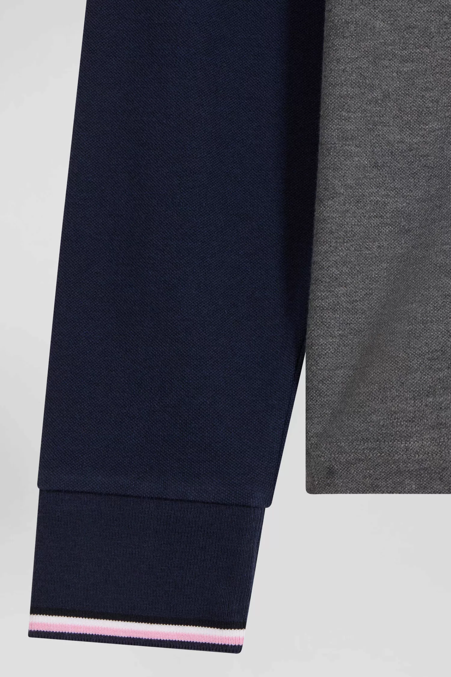 regular_grey_longsleeved_cotton_piqu_polo_shirt_with_jacquard_collar_and_rubber_badge_7.webp Eden Park Regular grey long-sleeved cotton piqué polo shirt with jacquard collar and rubber badge< Polos