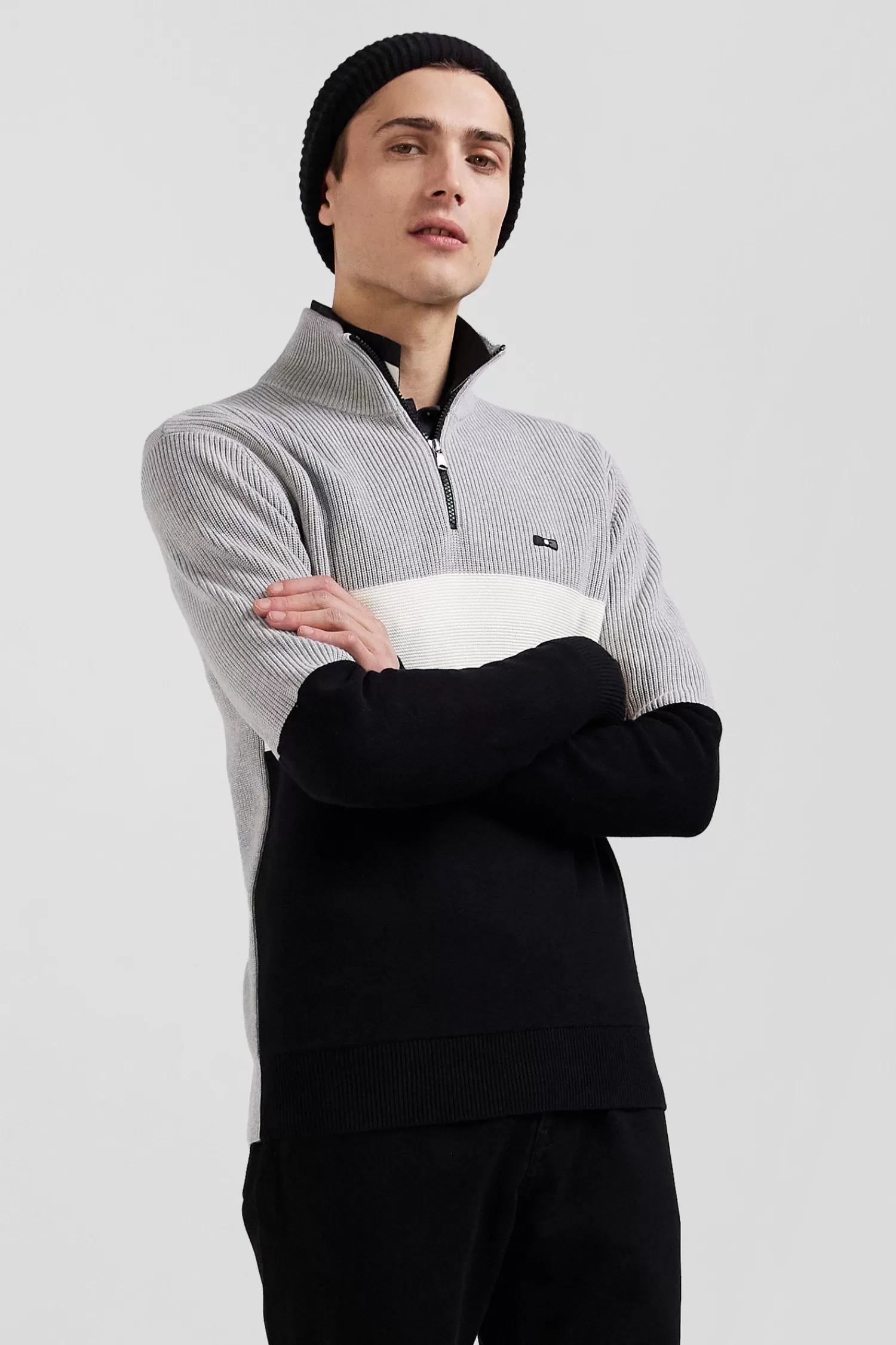 regular_grey_semizipped_cotton_jumper_with_knit_patterns_2.webp Eden Park Regular grey semi-zipped cotton jumper with knit patterns< Sweaters