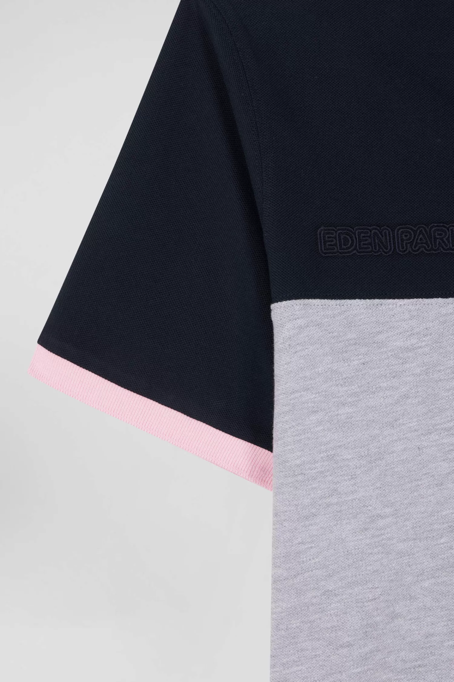 regular_grey_shortsleeved_cotton_piqu_polo_shirt_with_bow_tie_embroidery_and_contrasting_details_7.webp Eden Park Regular grey short-sleeved cotton piqué polo shirt with bow tie embroidery and contrasting details< Polos