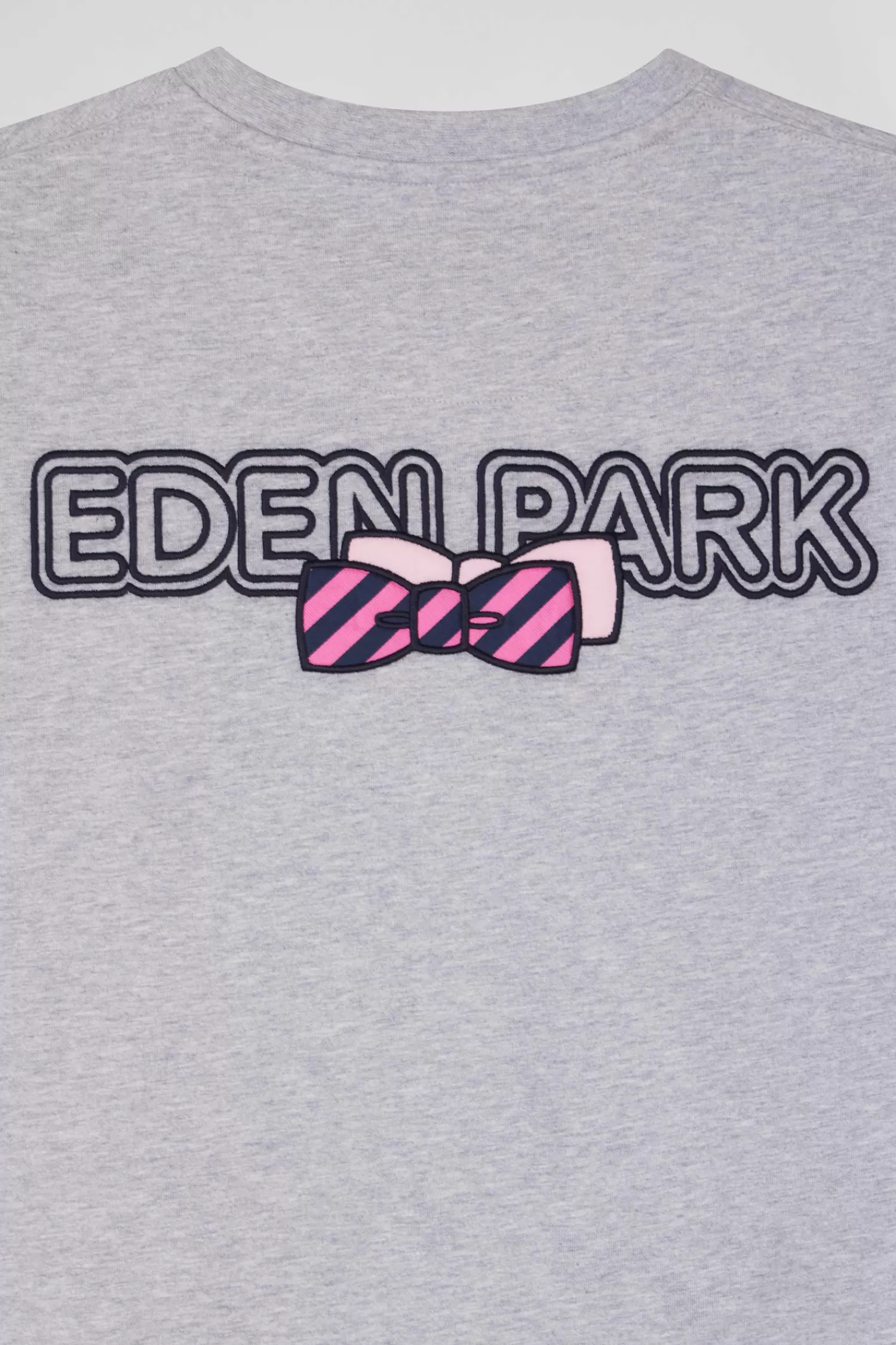 regular_grey_shortsleeved_cotton_tshirt_with_back_embroidery_8.webp Eden Park Regular grey short-sleeved cotton T-shirt with back embroidery< T-shirts