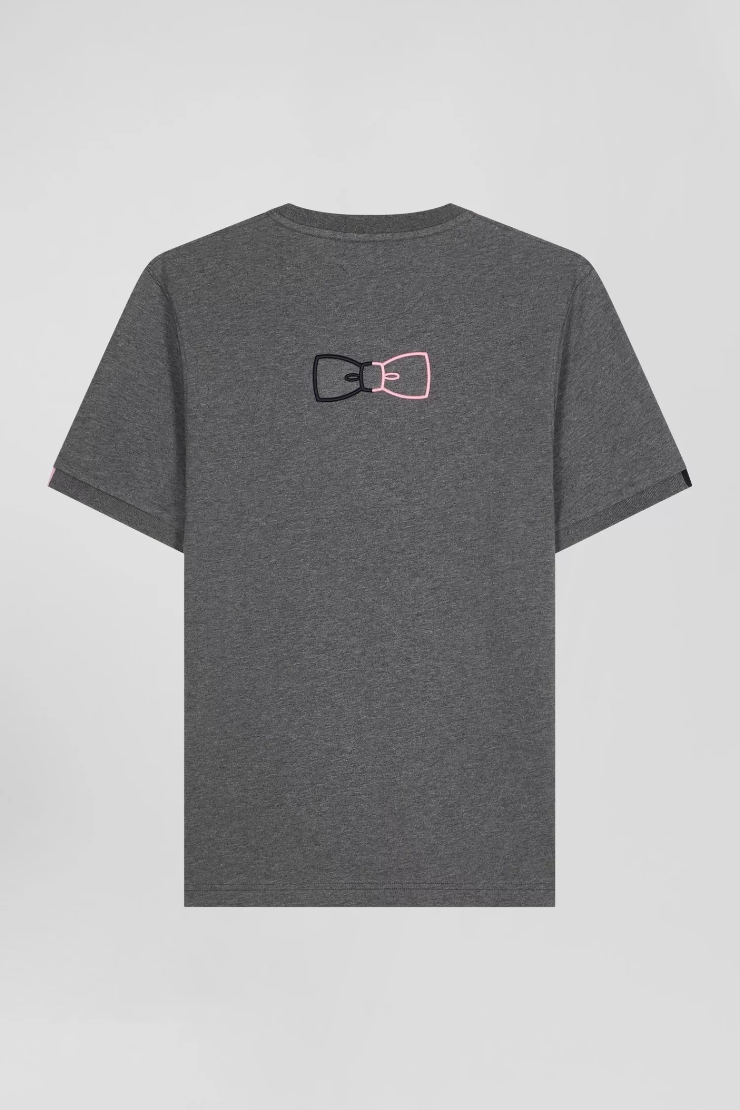 regular_grey_shortsleeved_cotton_tshirt_with_emblem_embroidery_3.webp Eden Park Regular grey short-sleeved cotton T-shirt with emblem embroidery< T-shirts