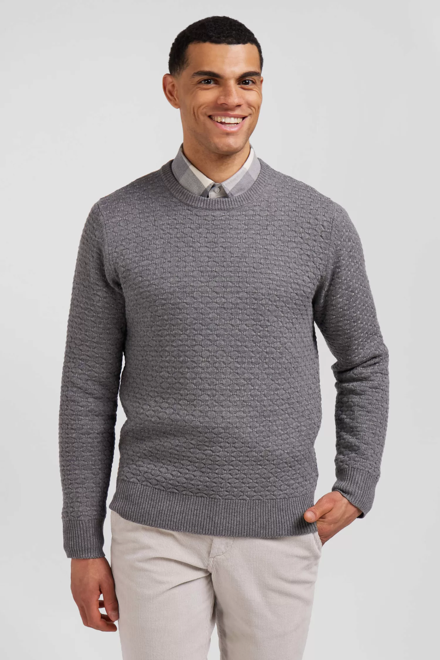 regular_grey_wool_and_cotton_crew_neck_jumper_with_micro_bow_tie_effect_2.webp Eden Park Regular grey wool and cotton crew neck jumper with micro bow tie effect< Sweaters
