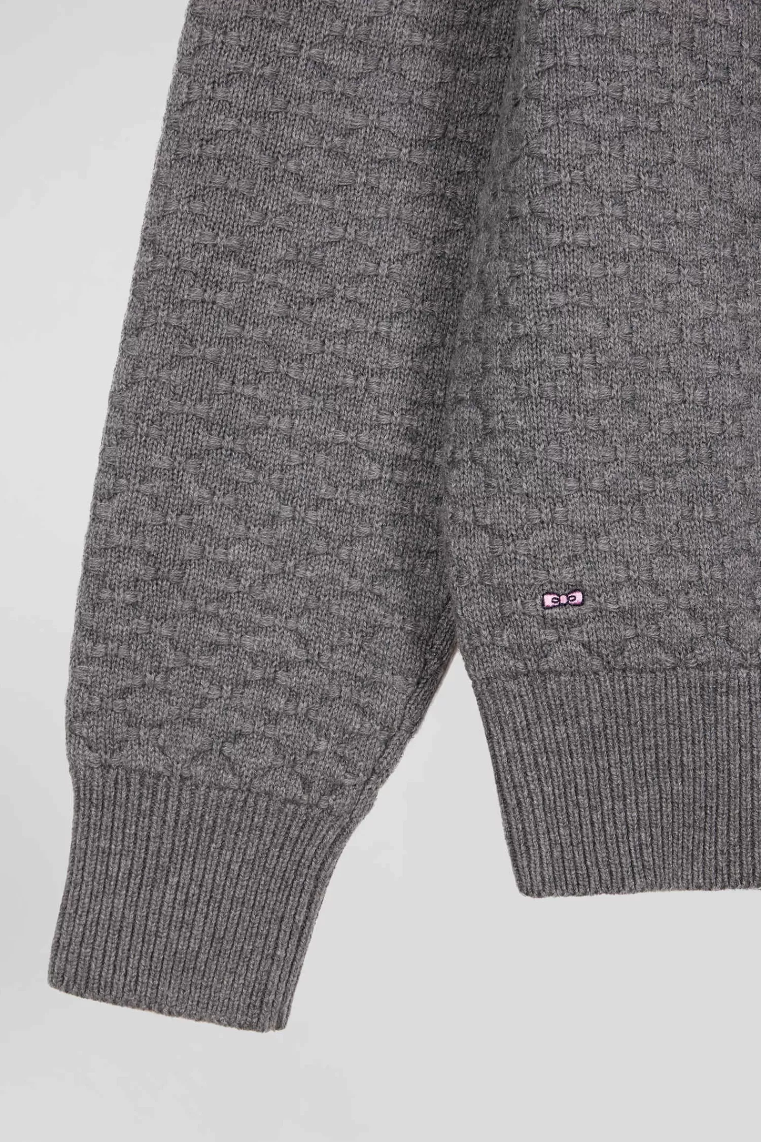 regular_grey_wool_and_cotton_crew_neck_jumper_with_micro_bow_tie_effect_7.webp Eden Park Regular grey wool and cotton crew neck jumper with micro bow tie effect< Sweaters