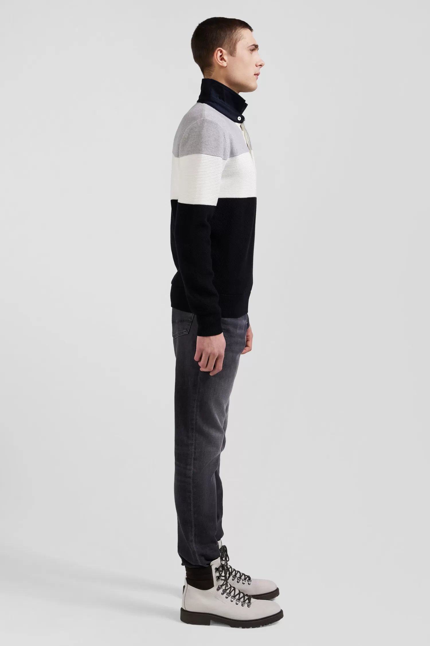 regular_grey_wool_and_cotton_jumper_with_knit_patterns_and_rugby_shirt_collar_4.webp Eden Park Regular grey wool and cotton jumper with knit patterns and rugby shirt collar< Sweaters