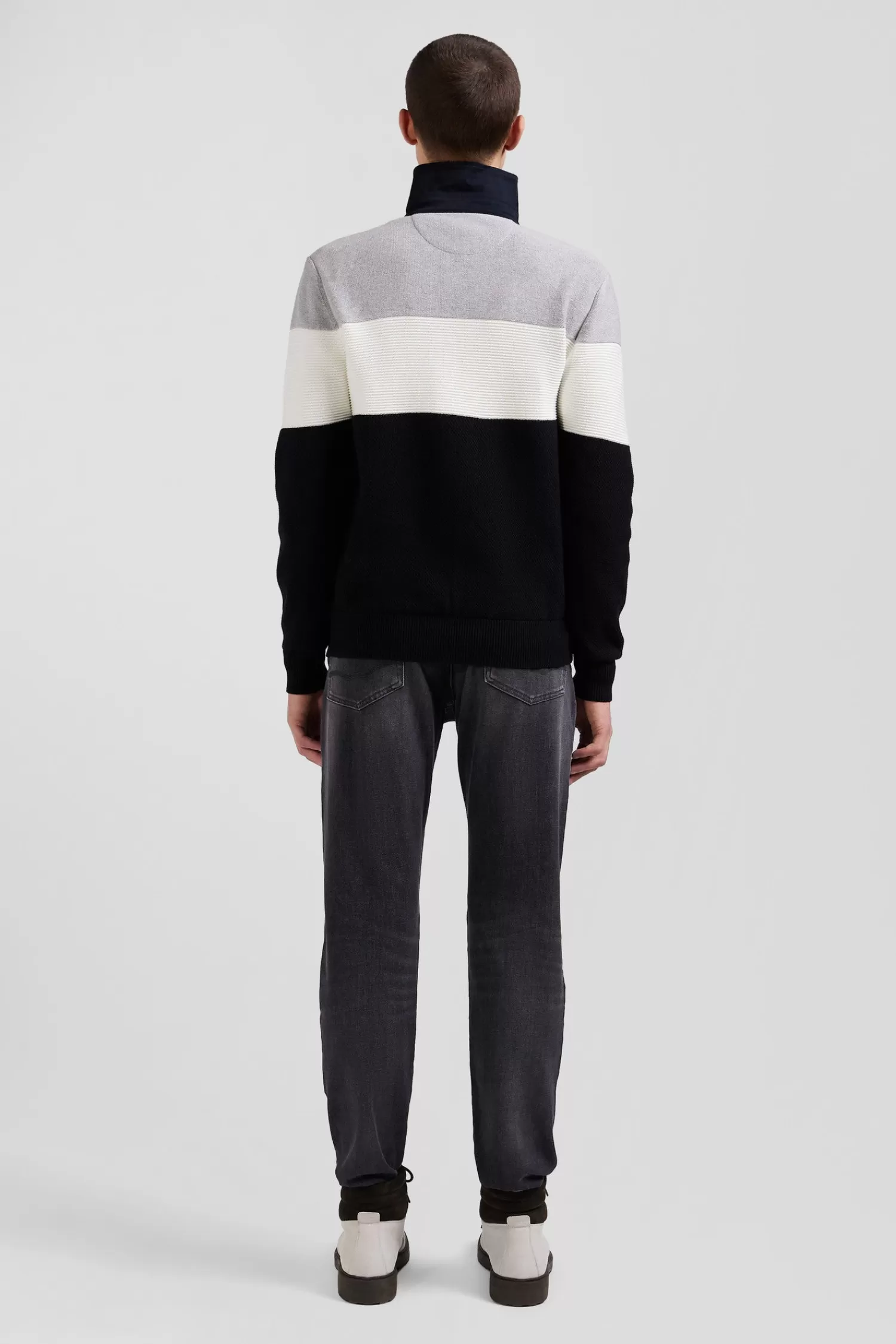 regular_grey_wool_and_cotton_jumper_with_knit_patterns_and_rugby_shirt_collar_5.webp Eden Park Regular grey wool and cotton jumper with knit patterns and rugby shirt collar< Sweaters