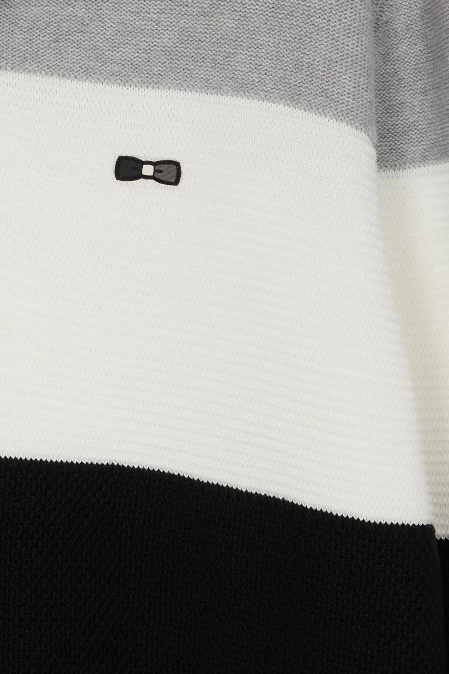 regular_grey_wool_and_cotton_jumper_with_knit_patterns_and_rugby_shirt_collar_7.webp Eden Park Regular grey wool and cotton jumper with knit patterns and rugby shirt collar< Sweaters