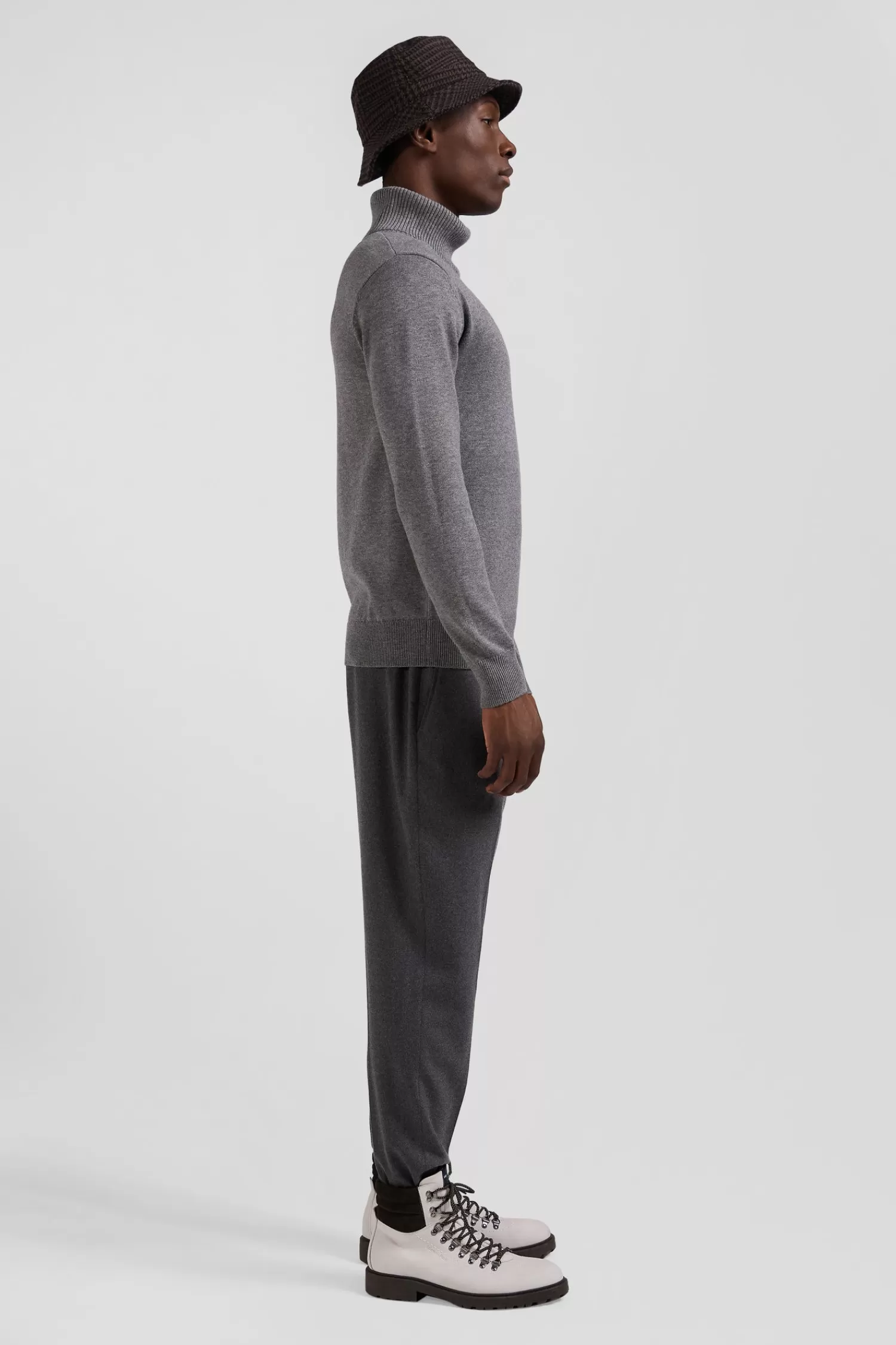 regular_grey_wool_and_cotton_turtleneck_jumper_4.webp Eden Park Regular grey wool and cotton turtleneck jumper< Sweaters