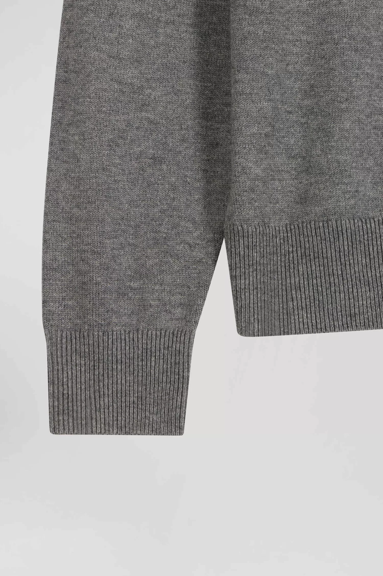 regular_grey_wool_and_cotton_turtleneck_jumper_8.webp Eden Park Regular grey wool and cotton turtleneck jumper< Sweaters