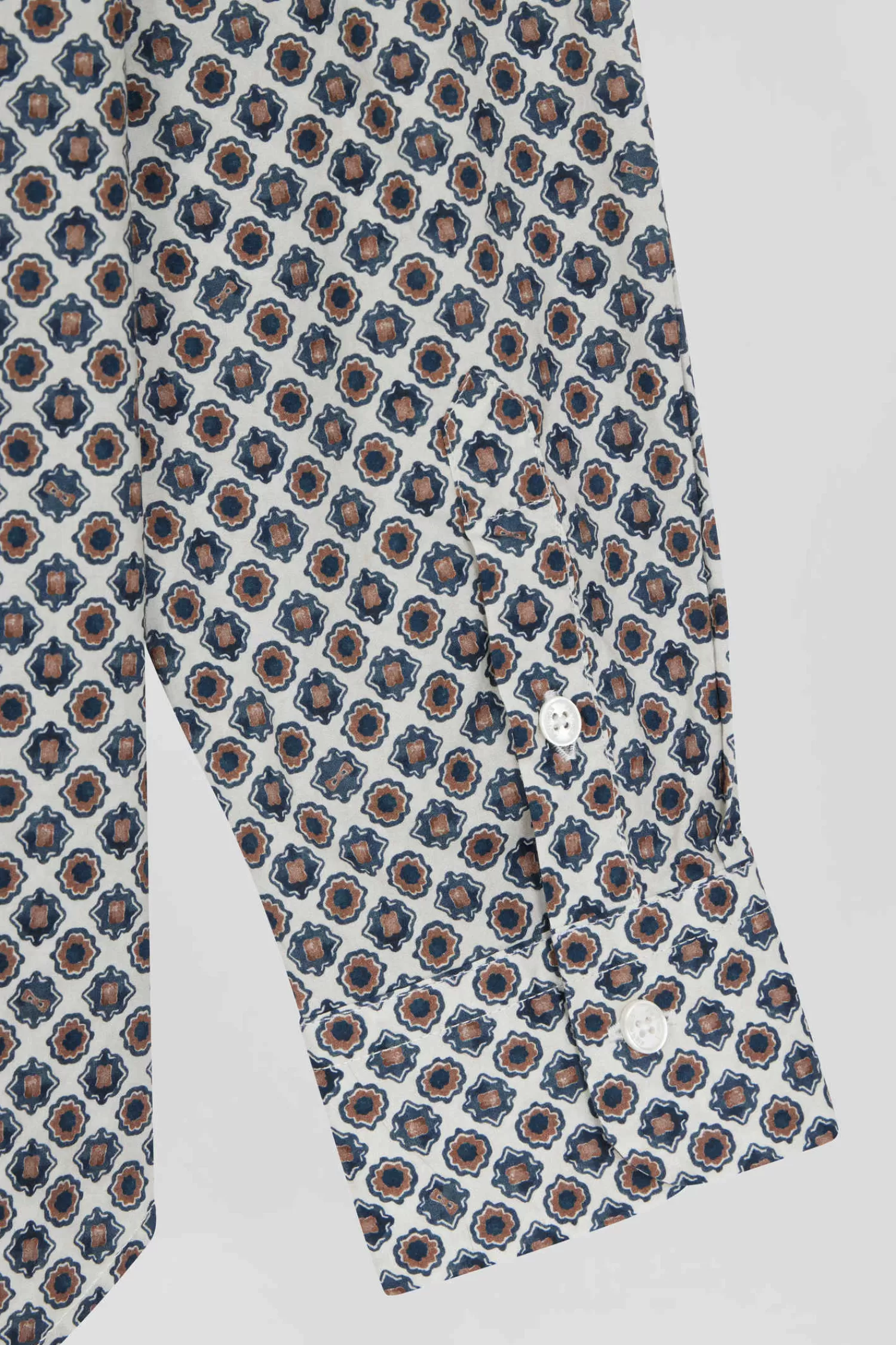 regular_ivory_graphic_microprint_cotton_shirt_8.webp Eden Park Regular ivory graphic microprint cotton shirt<Women Shirts | Shirts