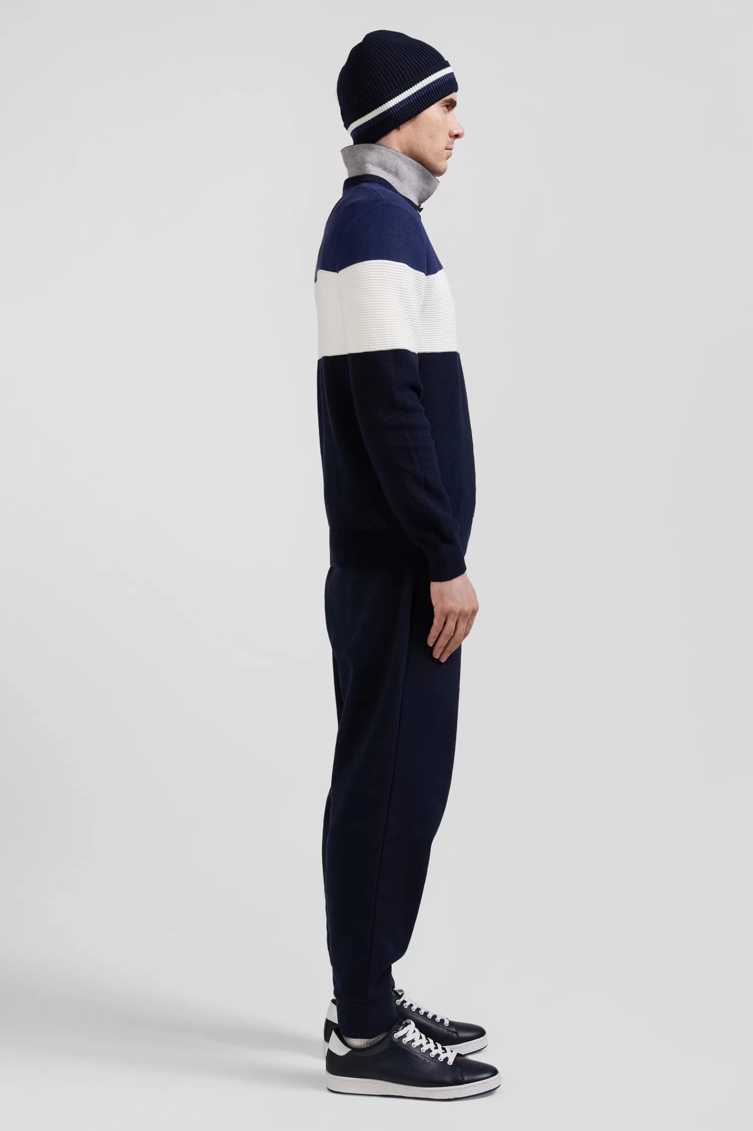 regular_navy_and_blue_cotton_crew_neck_jumper_with_knit_patterns_4.webp Eden Park Regular navy and blue cotton crew neck jumper with knit patterns< Sweaters