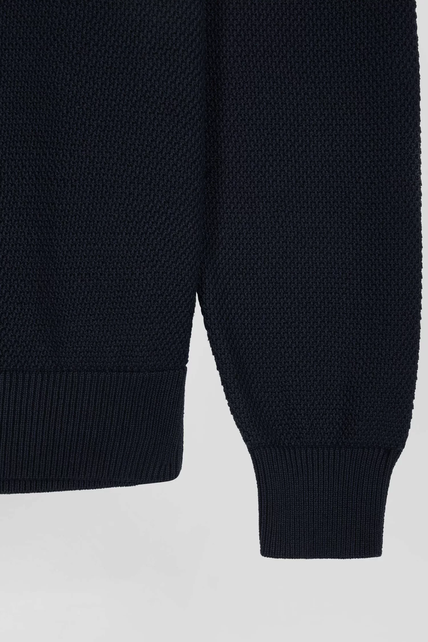 regular_navy_and_blue_cotton_crew_neck_jumper_with_knit_patterns_7.webp Eden Park Regular navy and blue cotton crew neck jumper with knit patterns< Sweaters