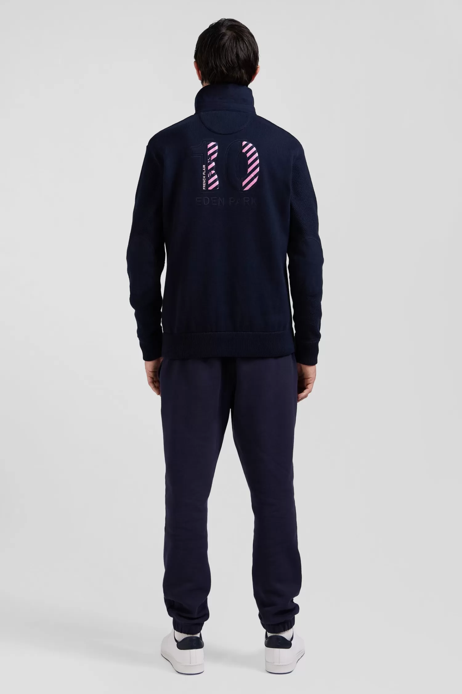 regular_navy_blue_cotton_jumper_with_n_embroidery_and_rugby_shirt_collar_5.webp Eden Park Regular navy blue cotton jumper with N°10 embroidery and rugby shirt collar< Sweaters