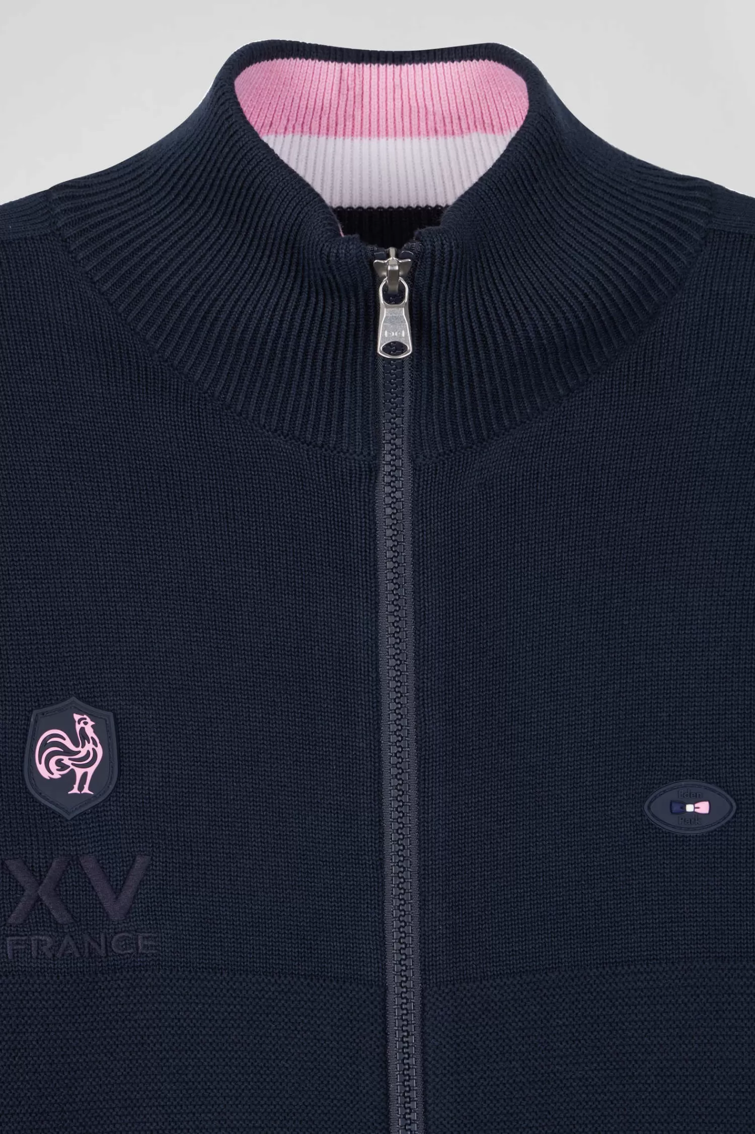 regular_navy_blue_cotton_zipped_cardigan_with_xv_de_france_rubber_badge_and_tricolour_details_6.webp Eden Park Regular navy blue cotton zipped cardigan with XV de France rubber badge and tricolour details< Cardigans