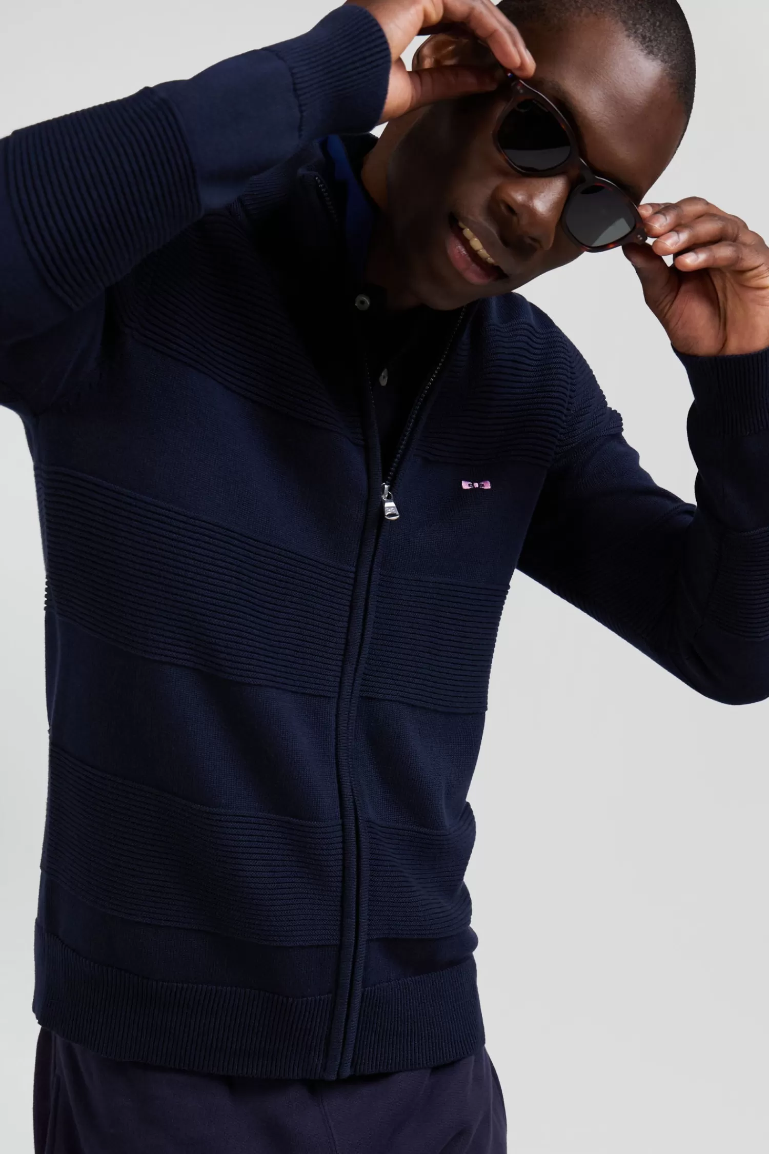 Eden Park Regular navy blue plain cotton zipped cardigan with knit patterns< Cardigans