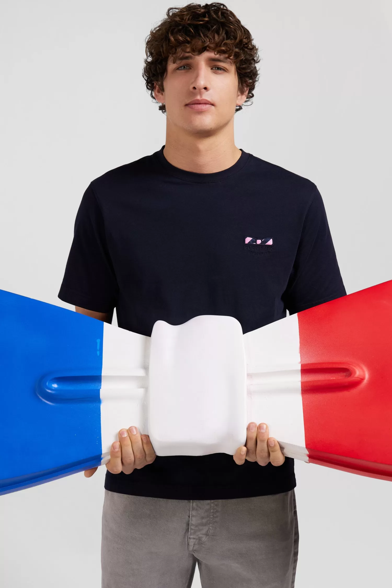 Eden Park Regular navy blue short-sleeved cotton T-shirt with tie patchwork emblem< T-shirts