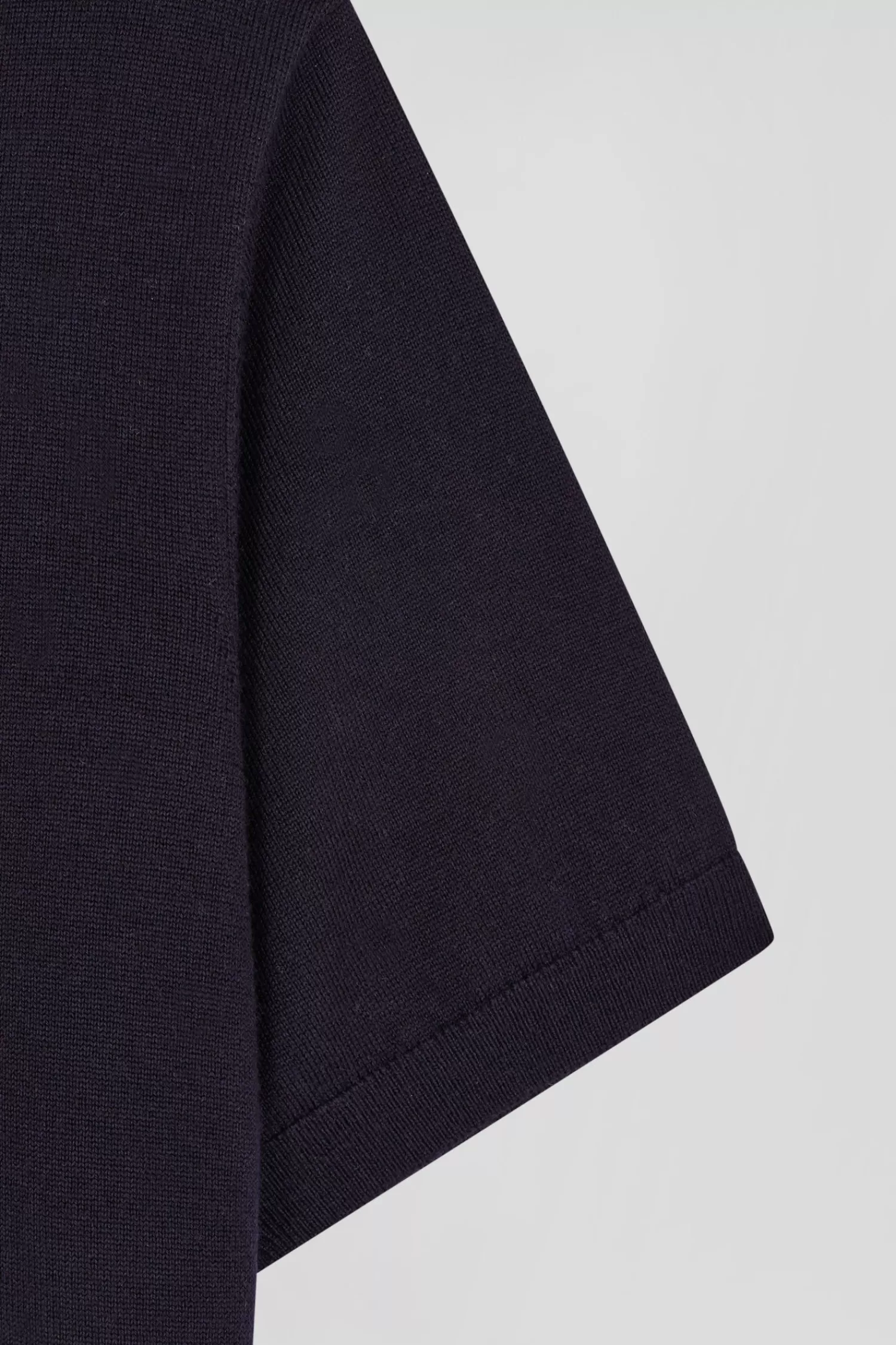 regular_navy_blue_shortsleeved_wool_polo_neck_jumper_7.webp Eden Park Regular navy blue short-sleeved wool polo neck jumper<Women Sweaters